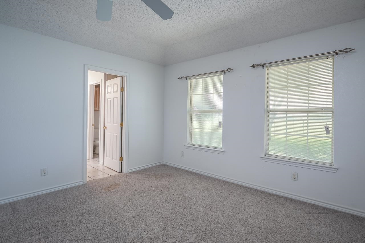 Image 8 of 12 For 854 Lago Vista
