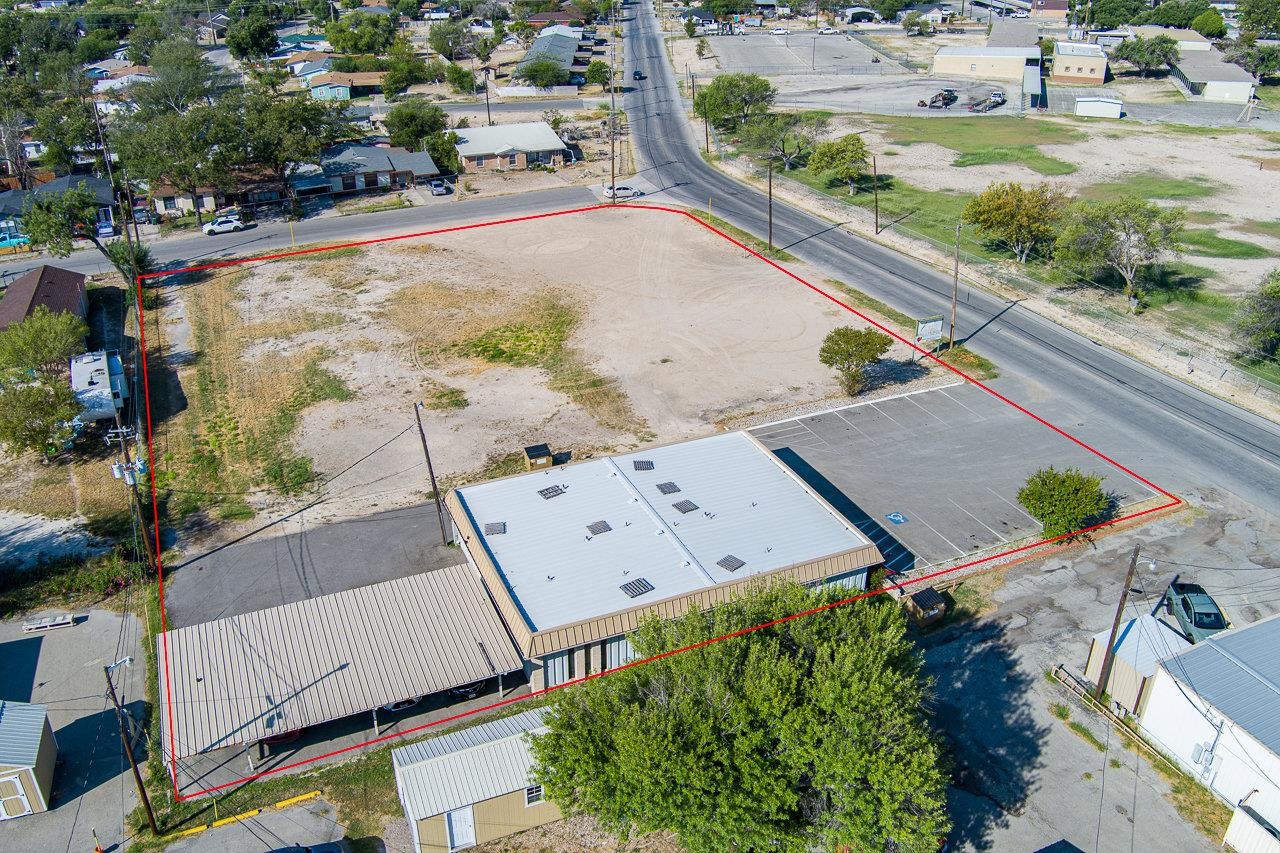 Image 3 of 45 For 1011 7th E 