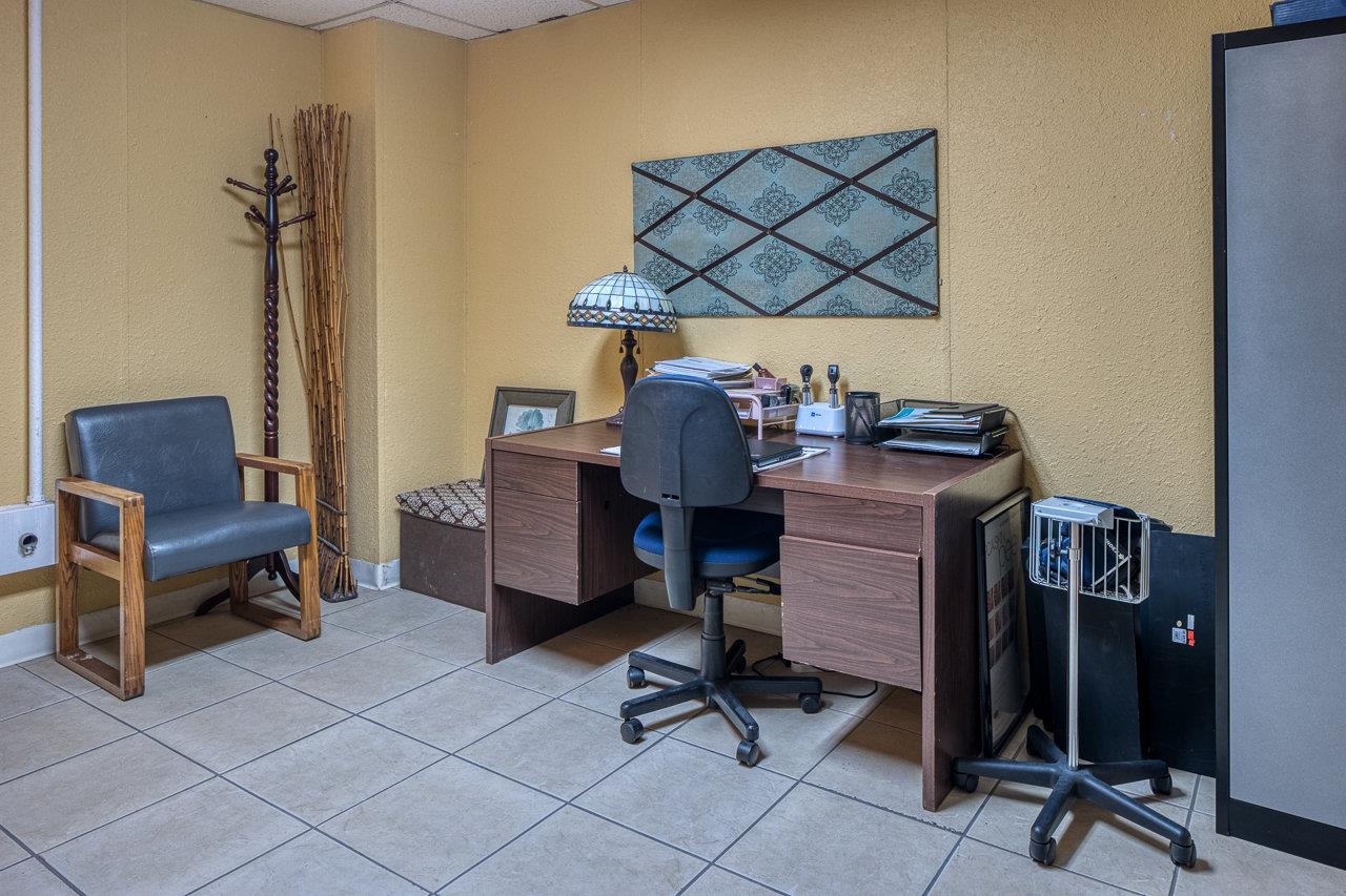 Image 31 of 45 For 1011 7th E 