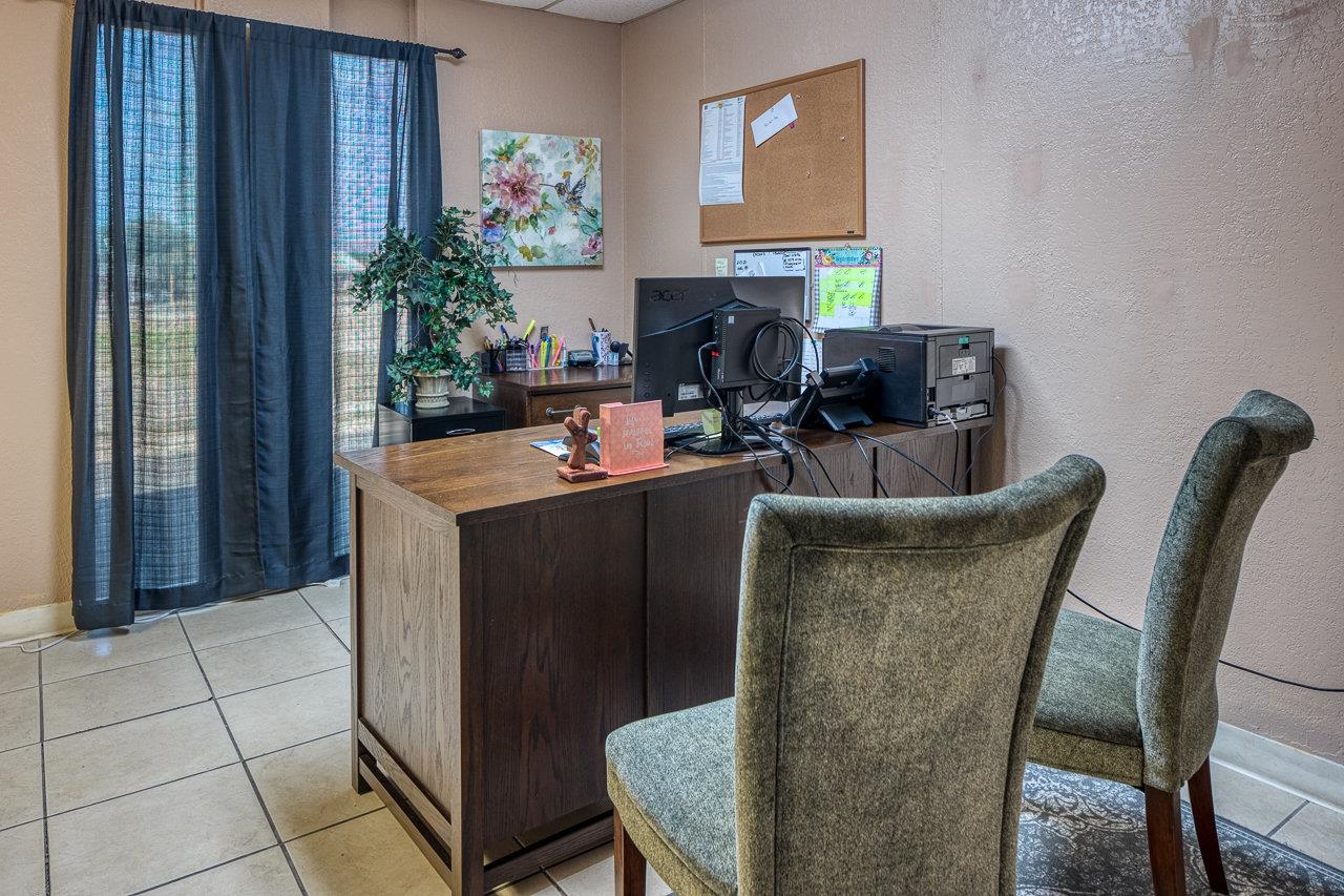 Image 33 of 45 For 1011 7th E 