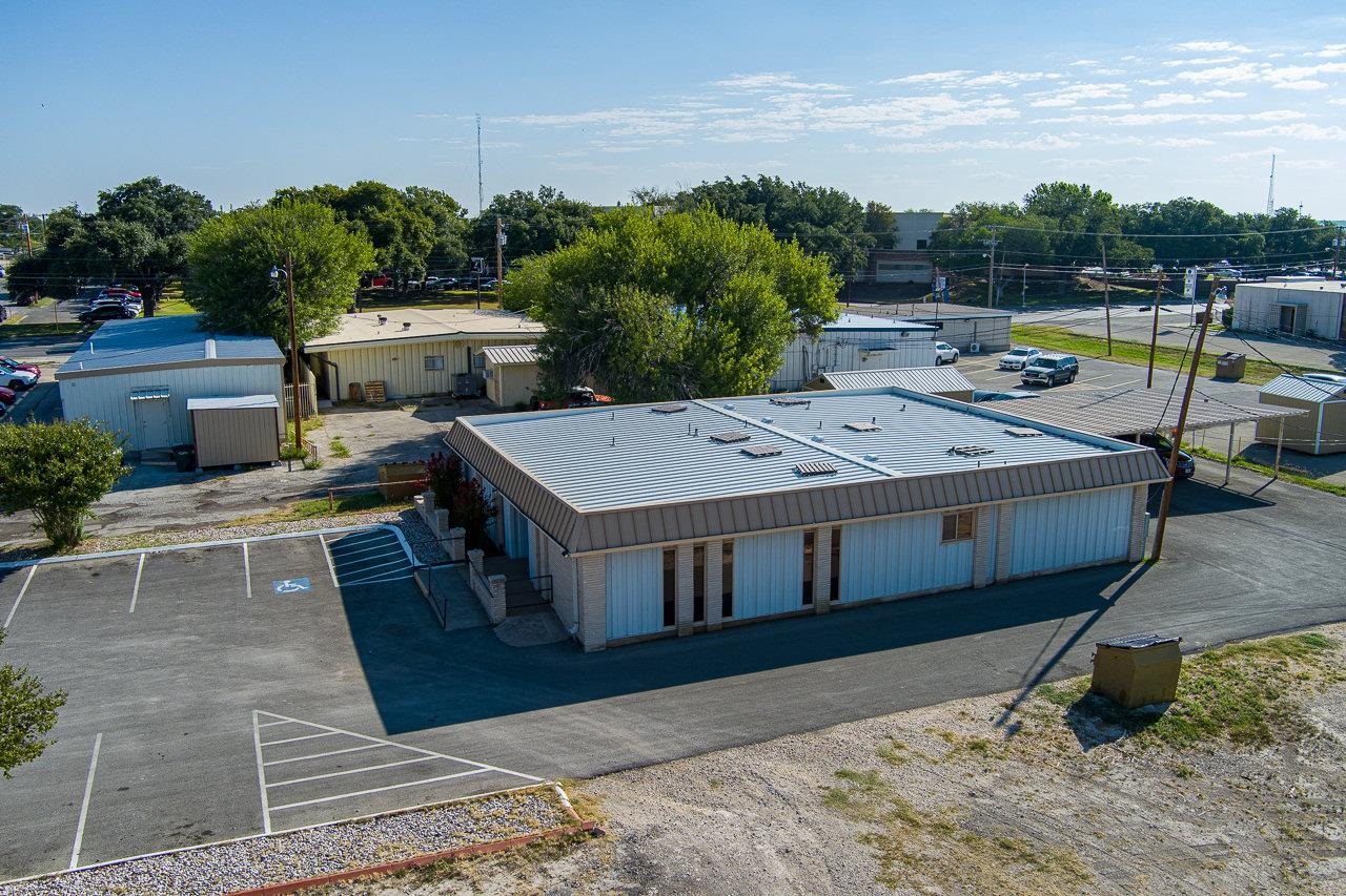 Image 40 of 45 For 1011 7th E 