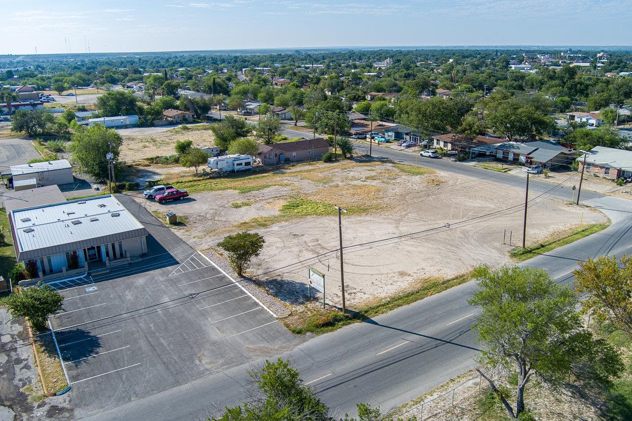 Image 41 of 45 For 1011 7th E 