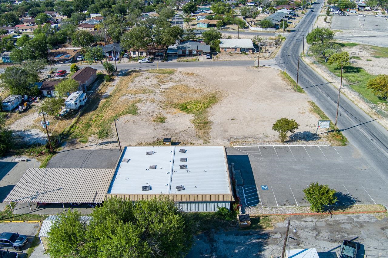 Image 42 of 45 For 1011 7th E 
