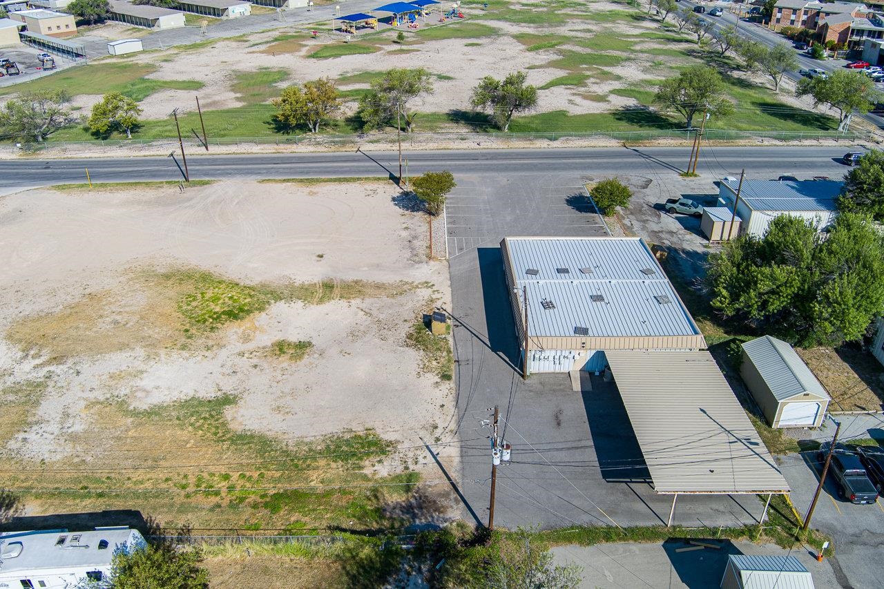 Image 43 of 45 For 1011 7th E 