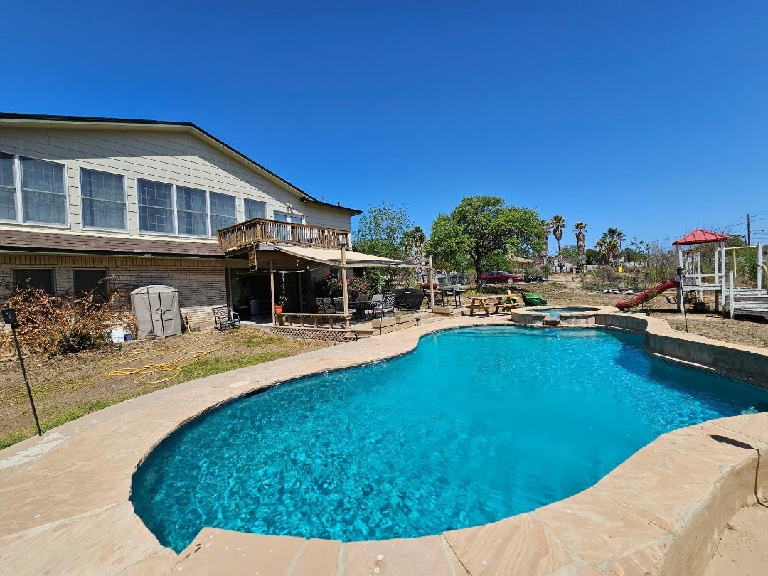 Image 18 of 19 For 211 Quail Creek Quail Creek