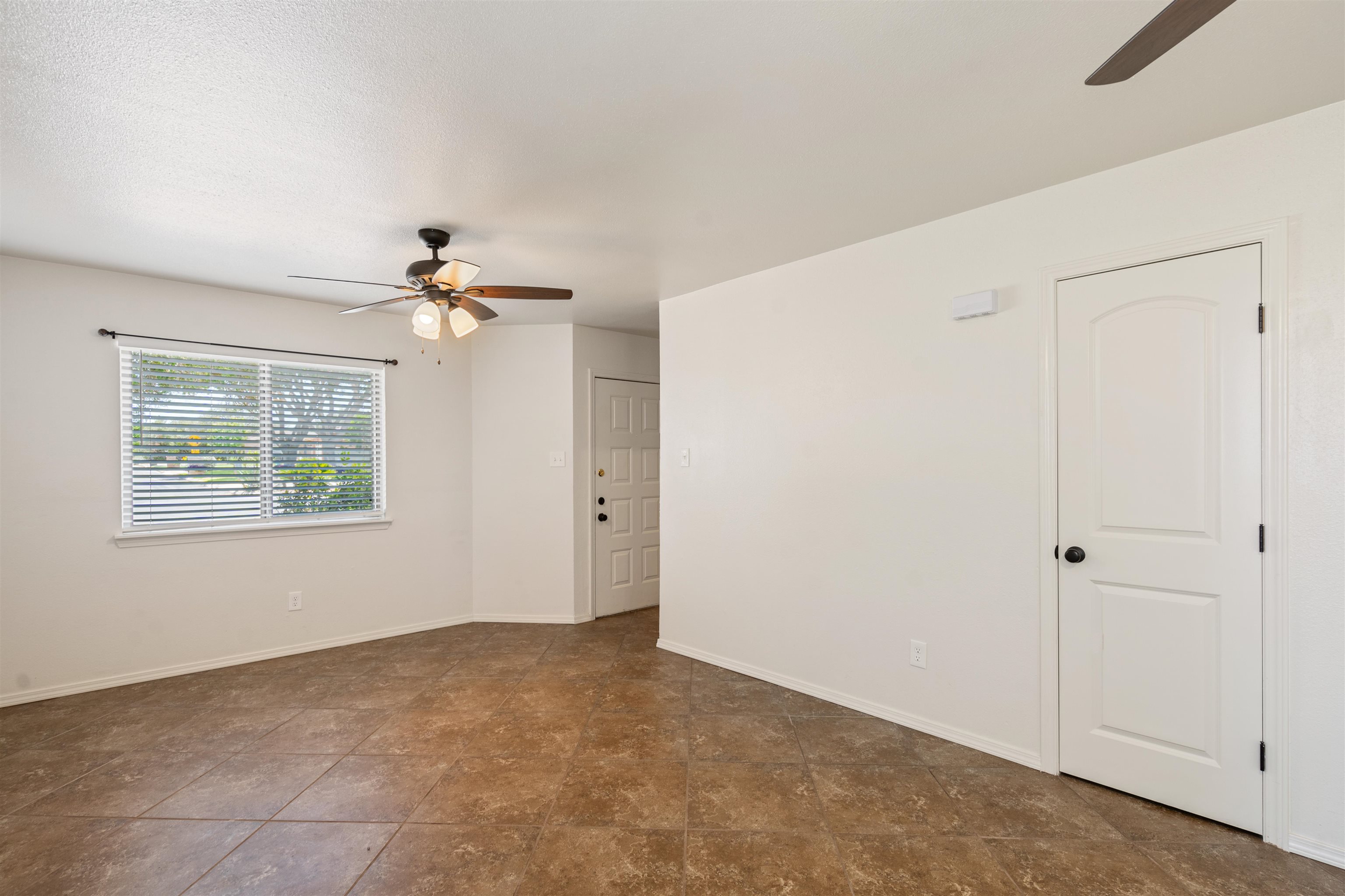 Image 4 of 27 For 111 A Rhonda Drive
