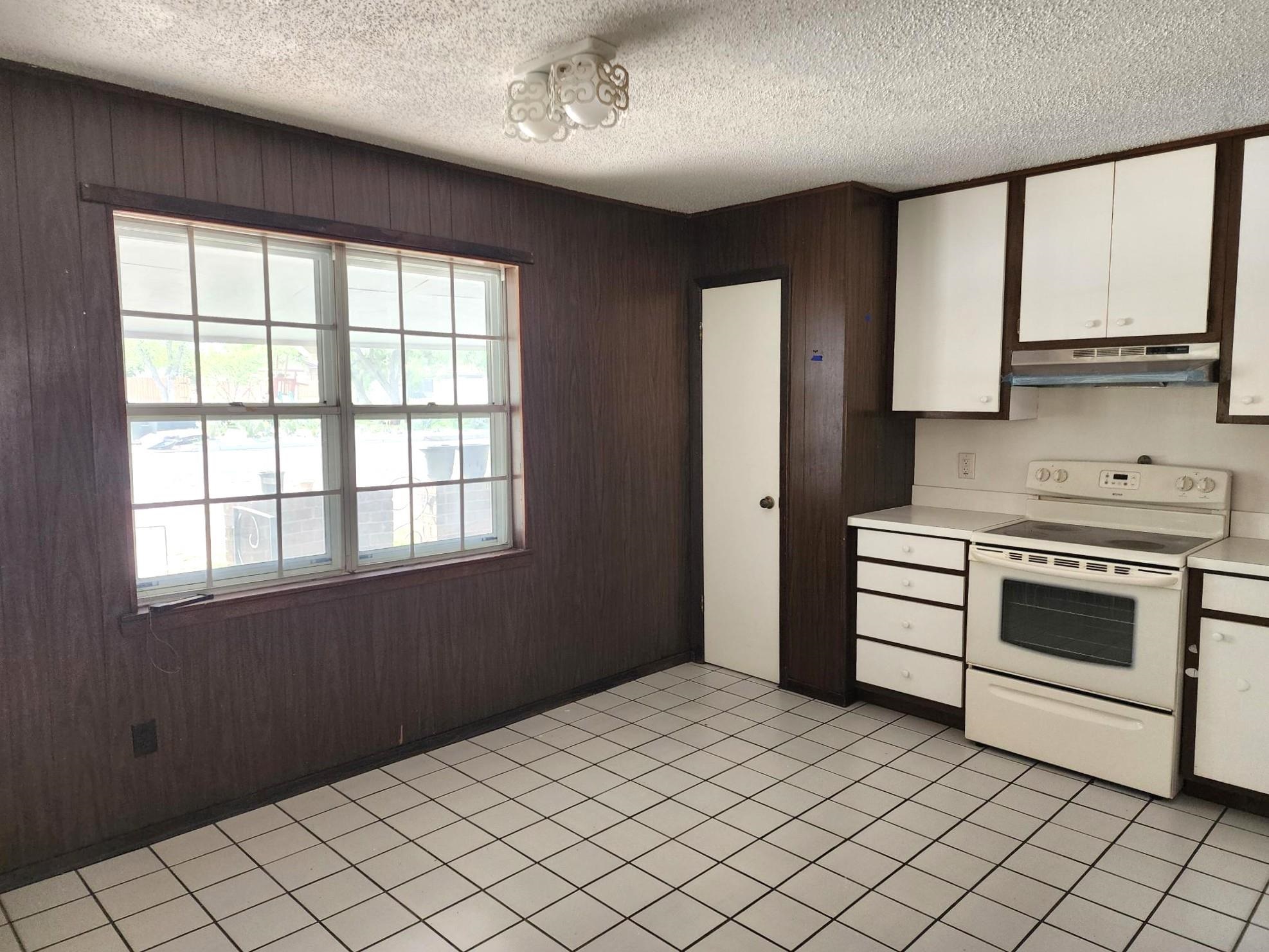 Image 4 of 7 For 211 Alta Vista