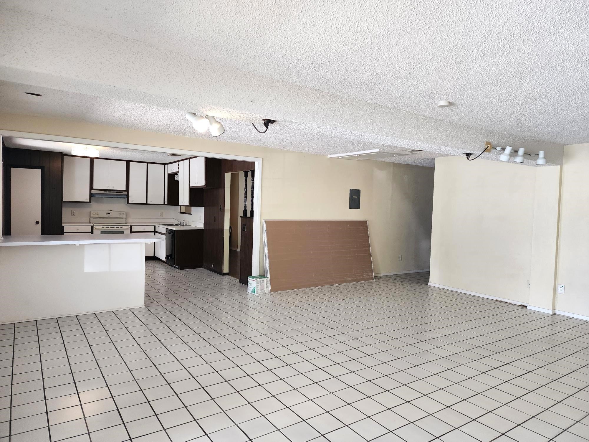 Image 6 of 7 For 211 Alta Vista