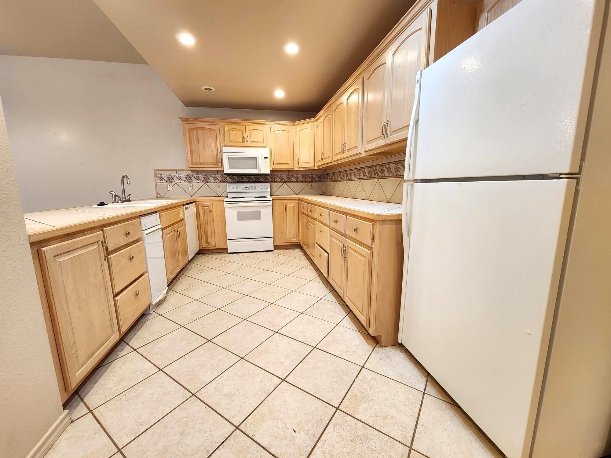 Image 7 of 12 For 772 Lago Vista