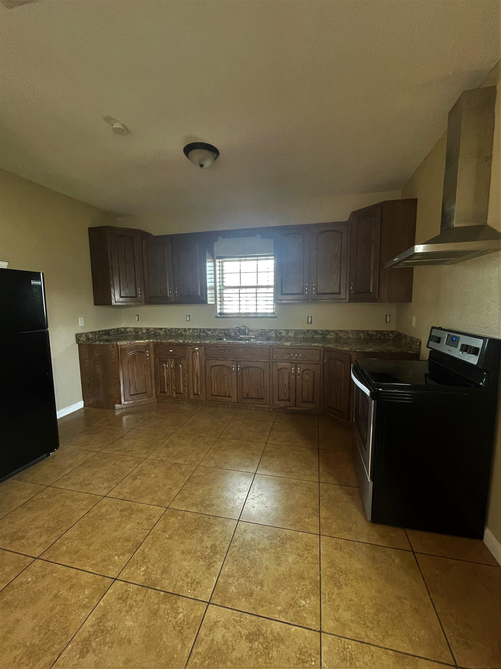 Image 3 of 11 For 1014 Tesoro  