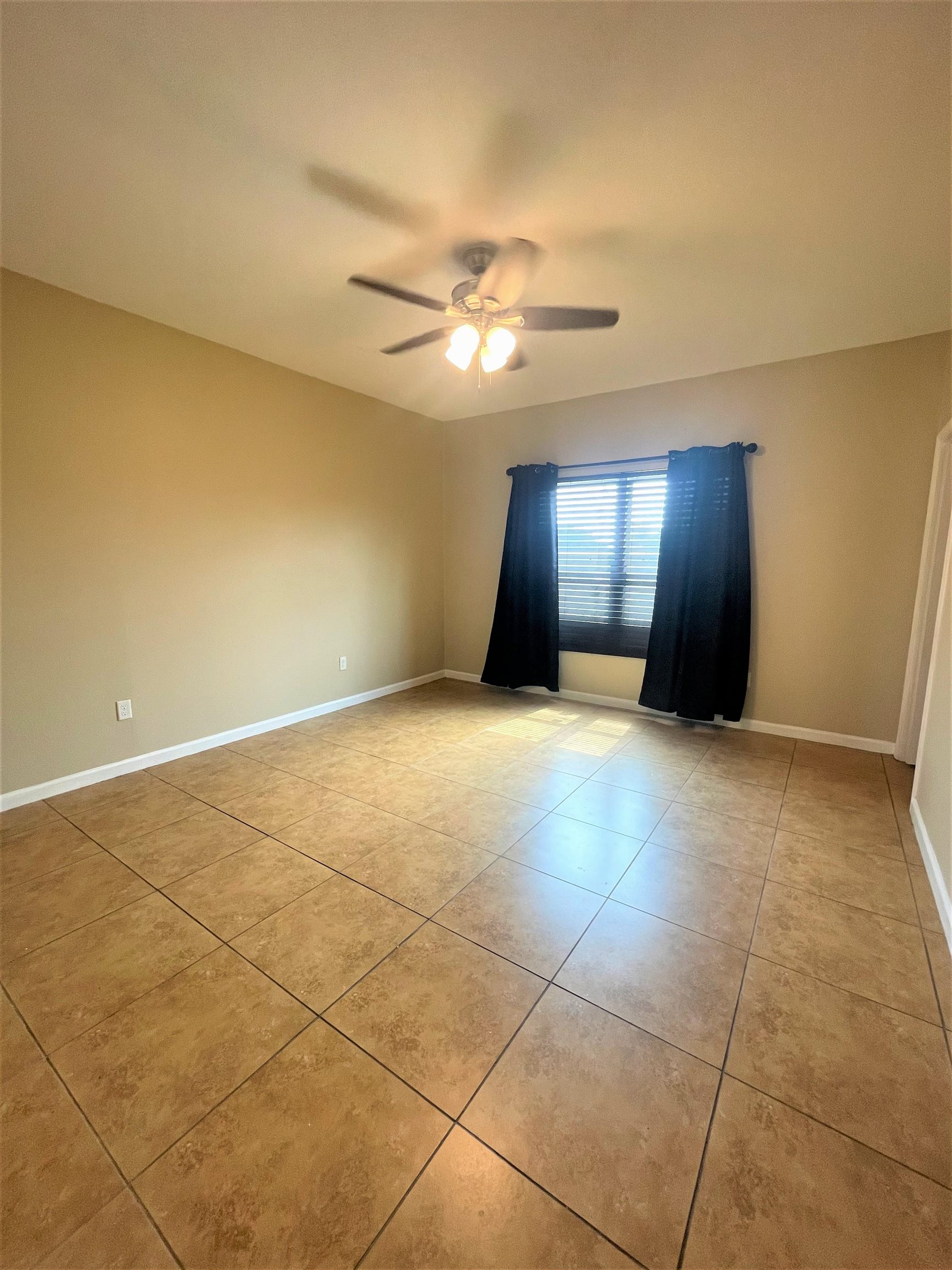 Image 9 of 11 For 1014 Tesoro  