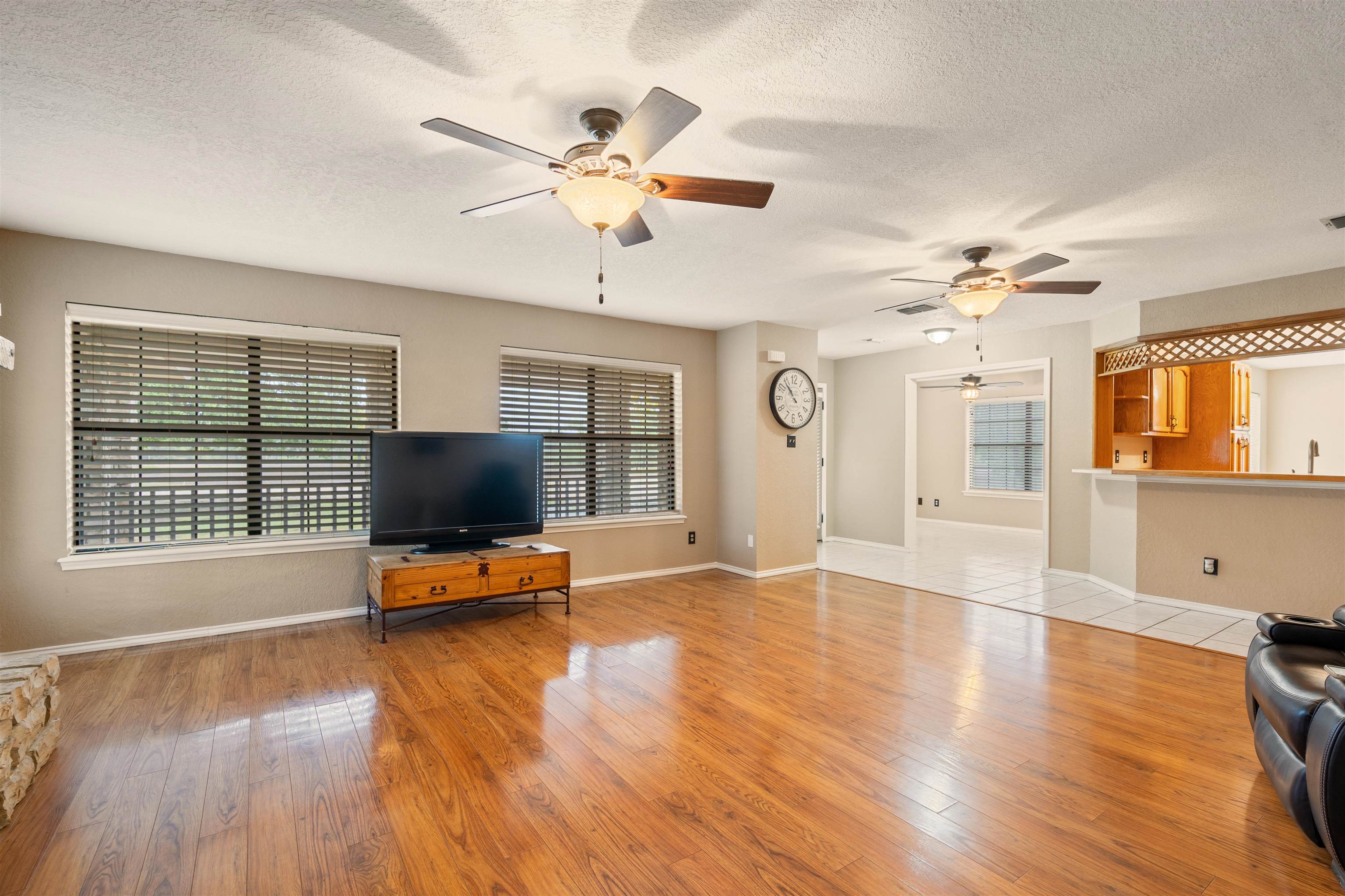 Image 11 of 48 For 1072 Packsaddle Circle