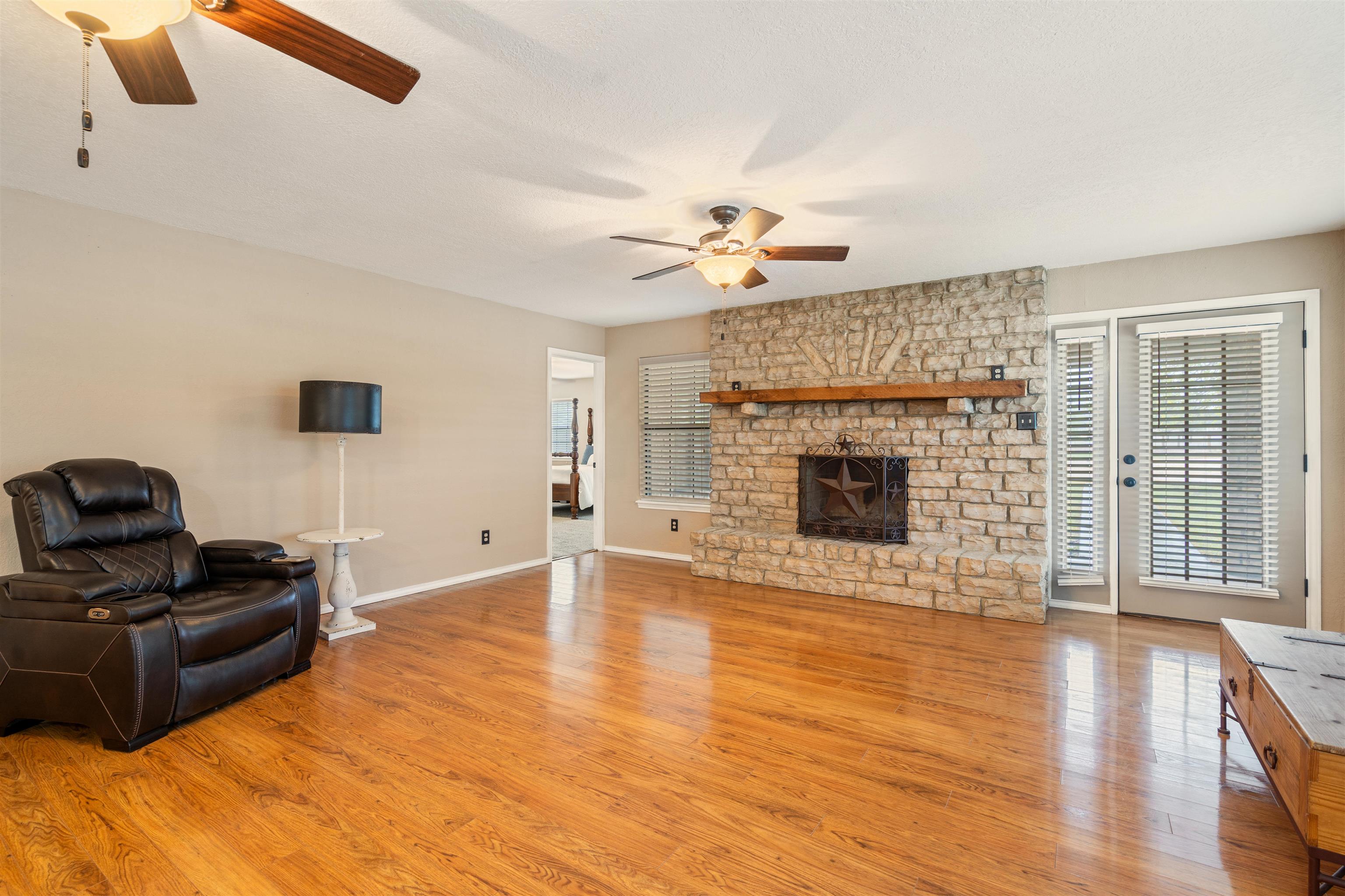 Image 12 of 48 For 1072 Packsaddle Circle