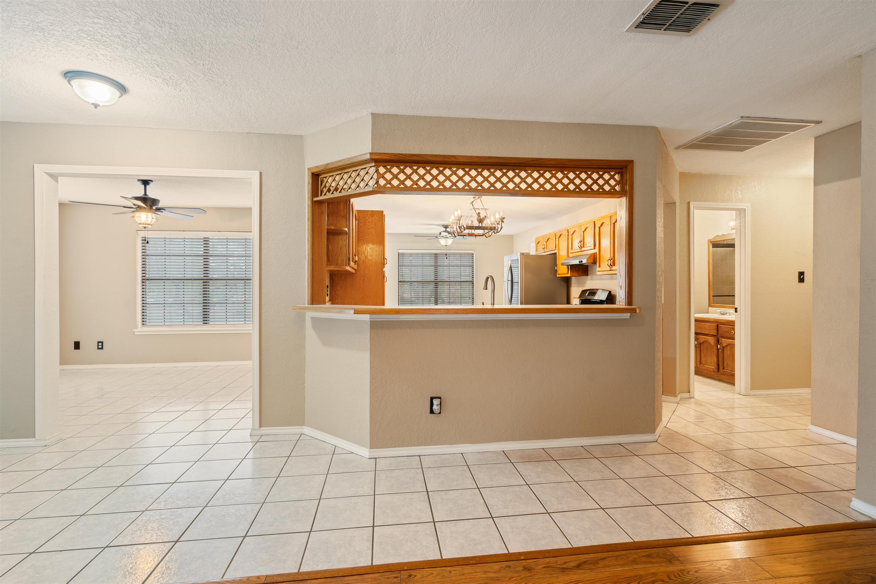 Image 14 of 48 For 1072 Packsaddle Circle