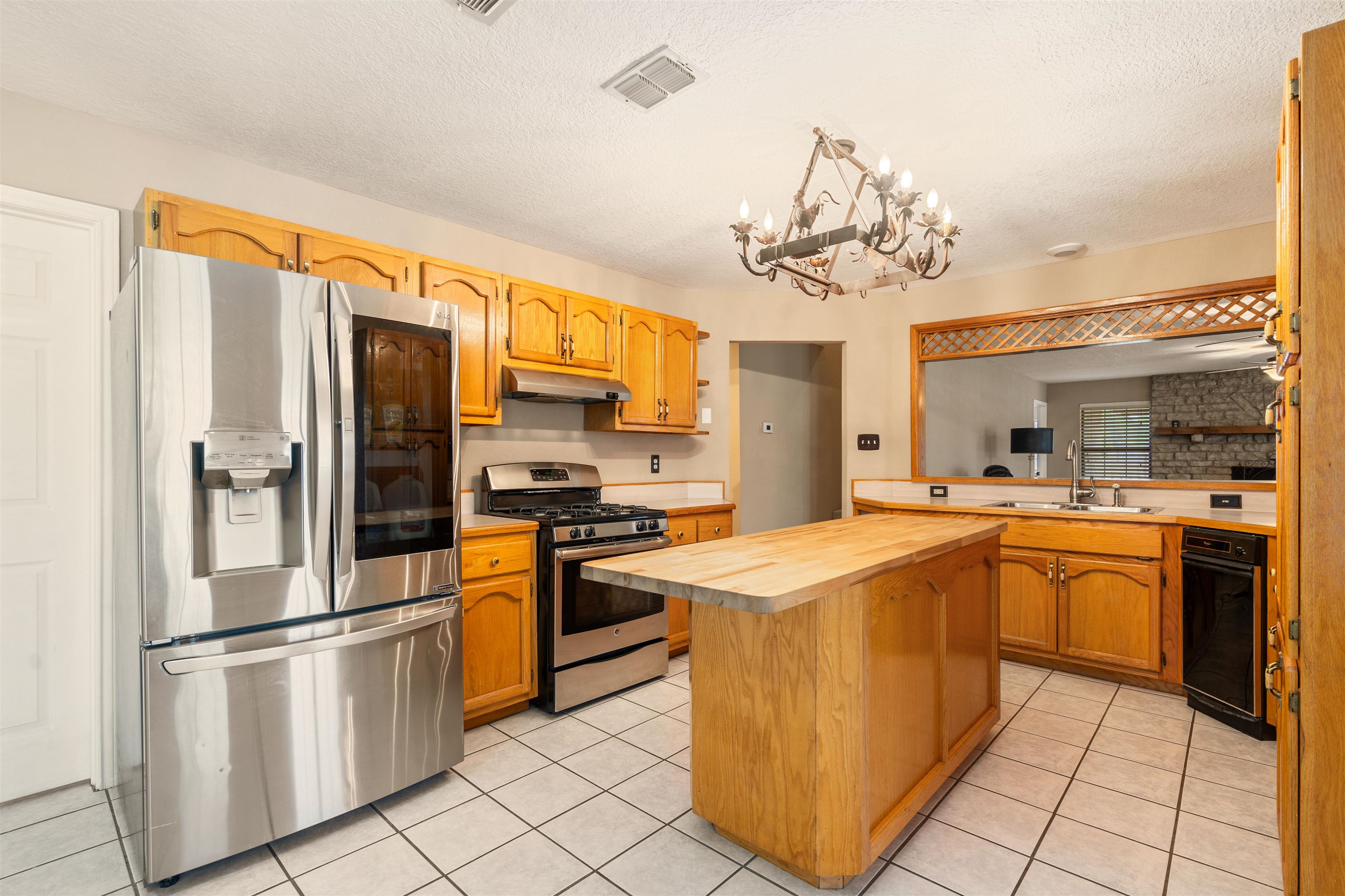 Image 17 of 48 For 1072 Packsaddle Circle