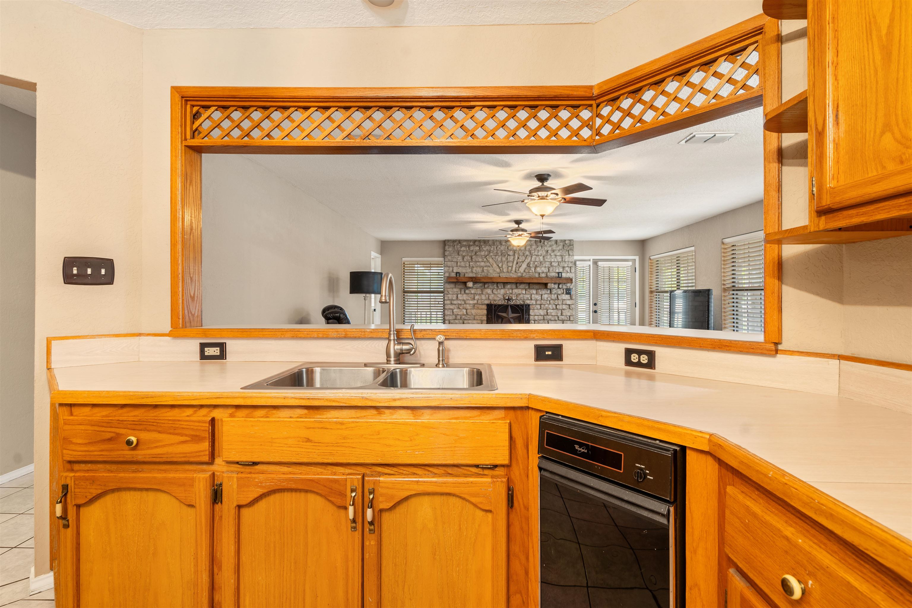 Image 19 of 48 For 1072 Packsaddle Circle