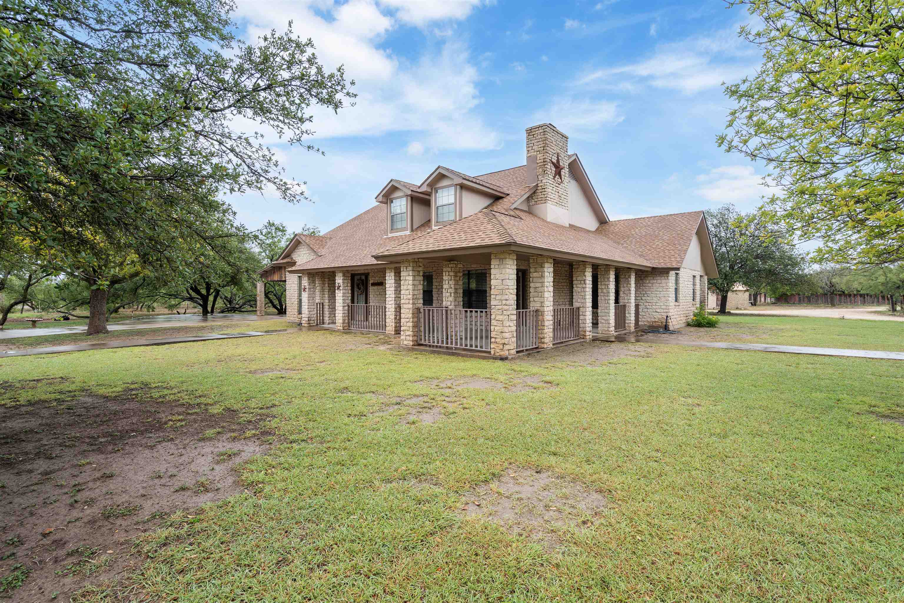 Image 2 of 48 For 1072 Packsaddle Circle