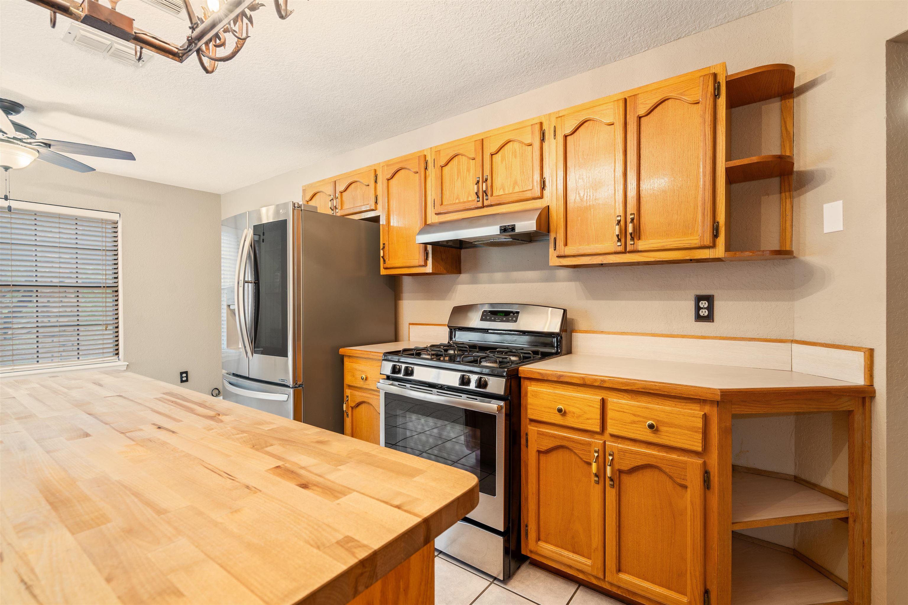 Image 21 of 48 For 1072 Packsaddle Circle