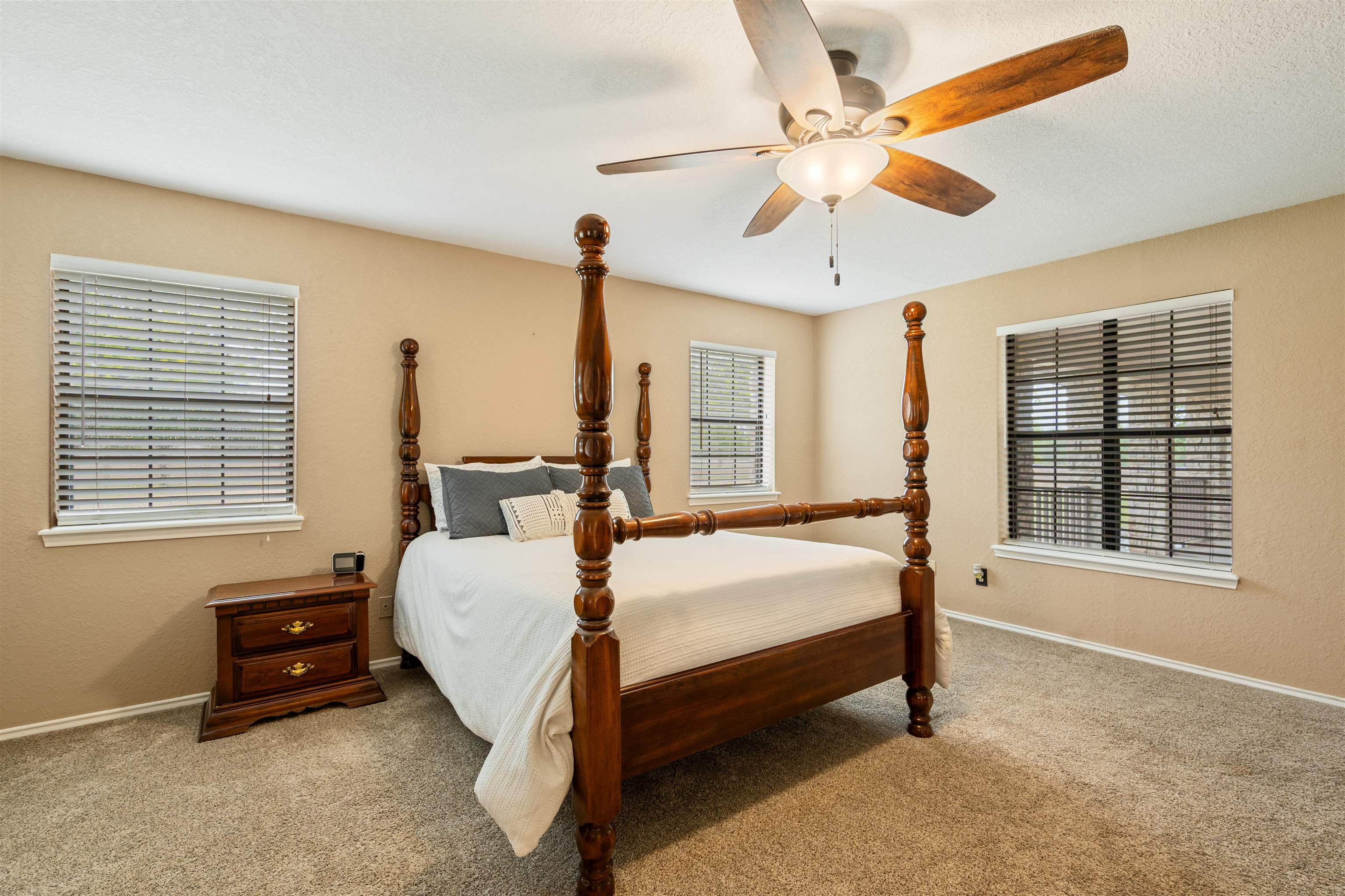 Image 25 of 48 For 1072 Packsaddle Circle