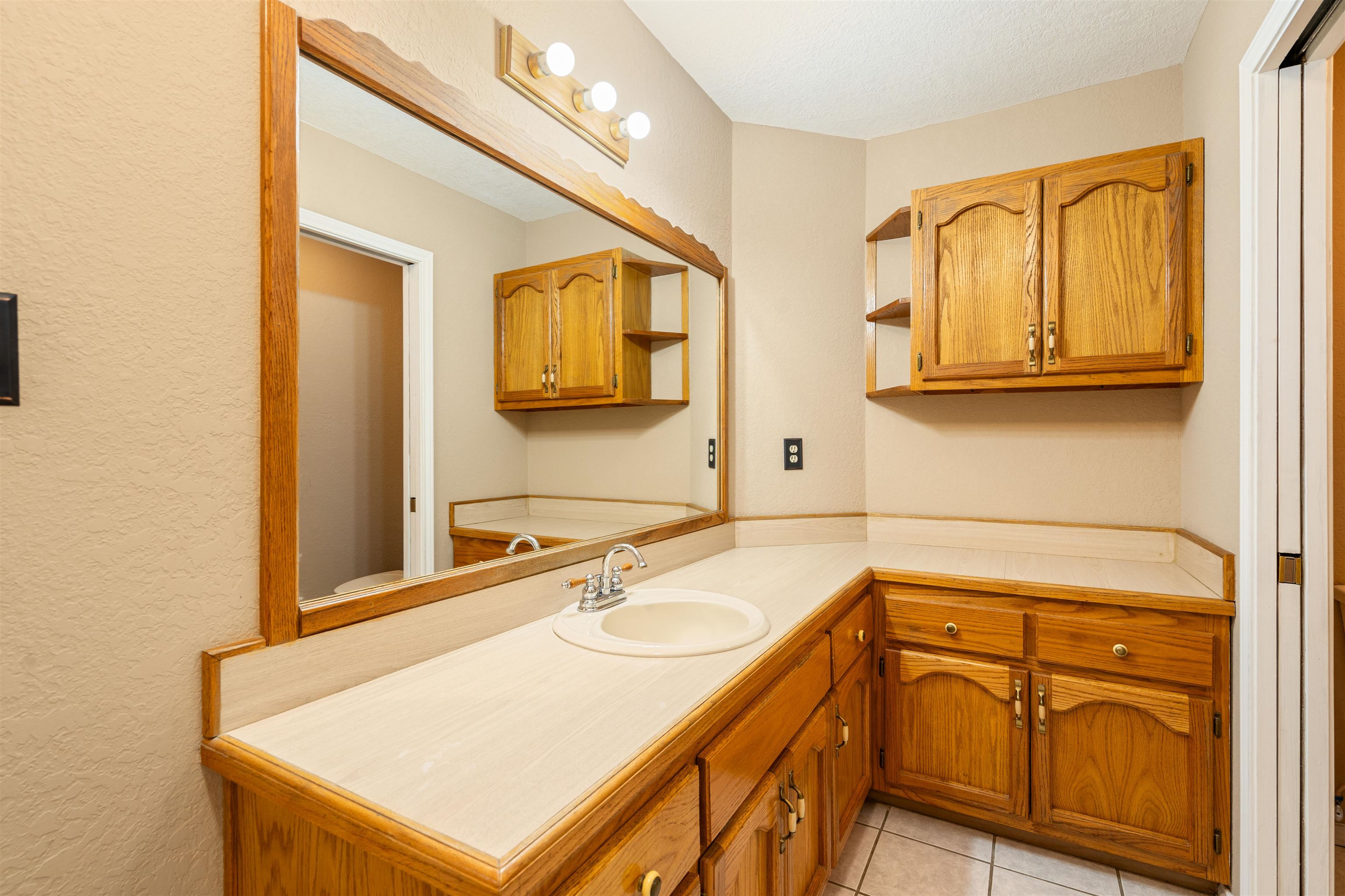 Image 26 of 48 For 1072 Packsaddle Circle