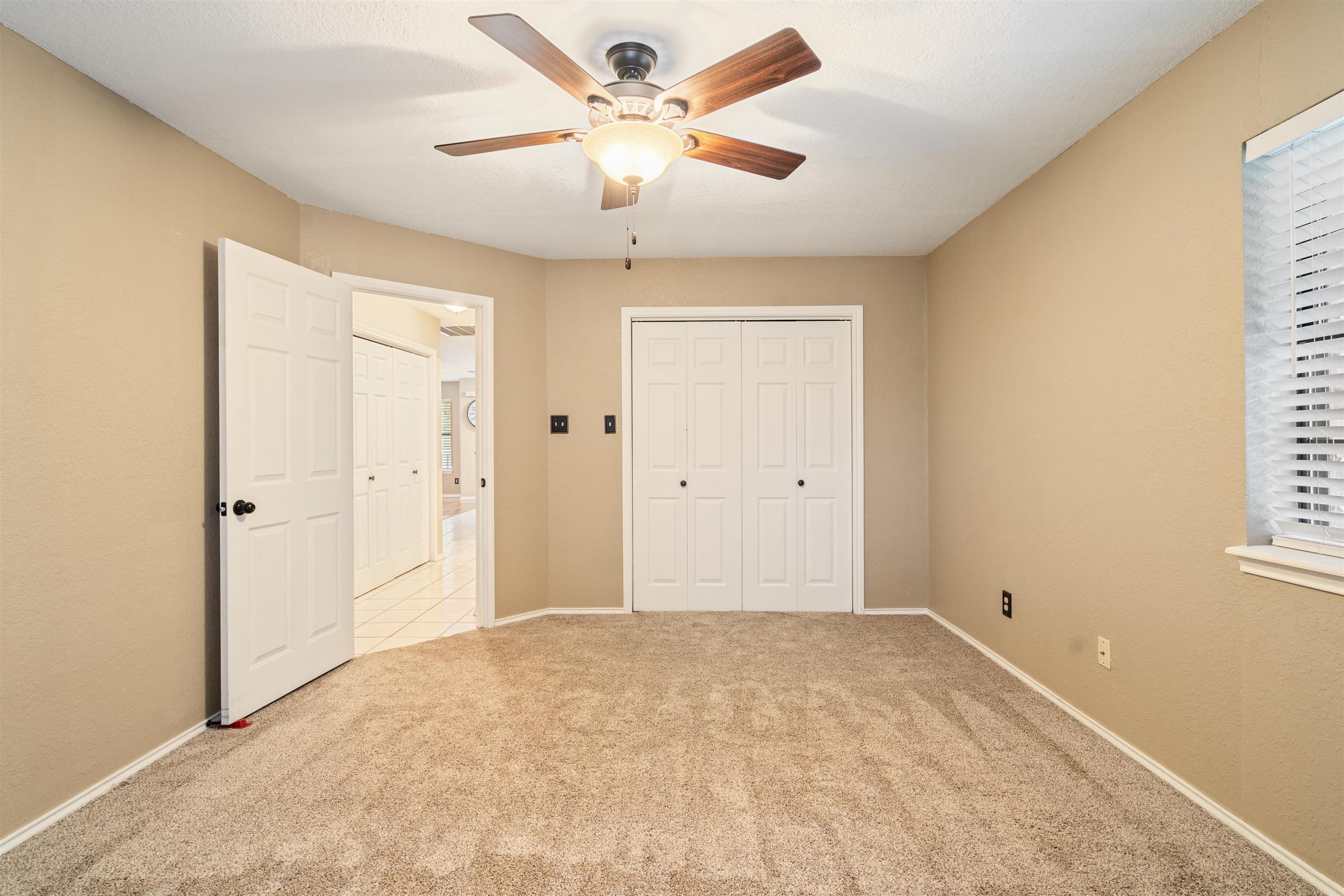 Image 33 of 48 For 1072 Packsaddle Circle