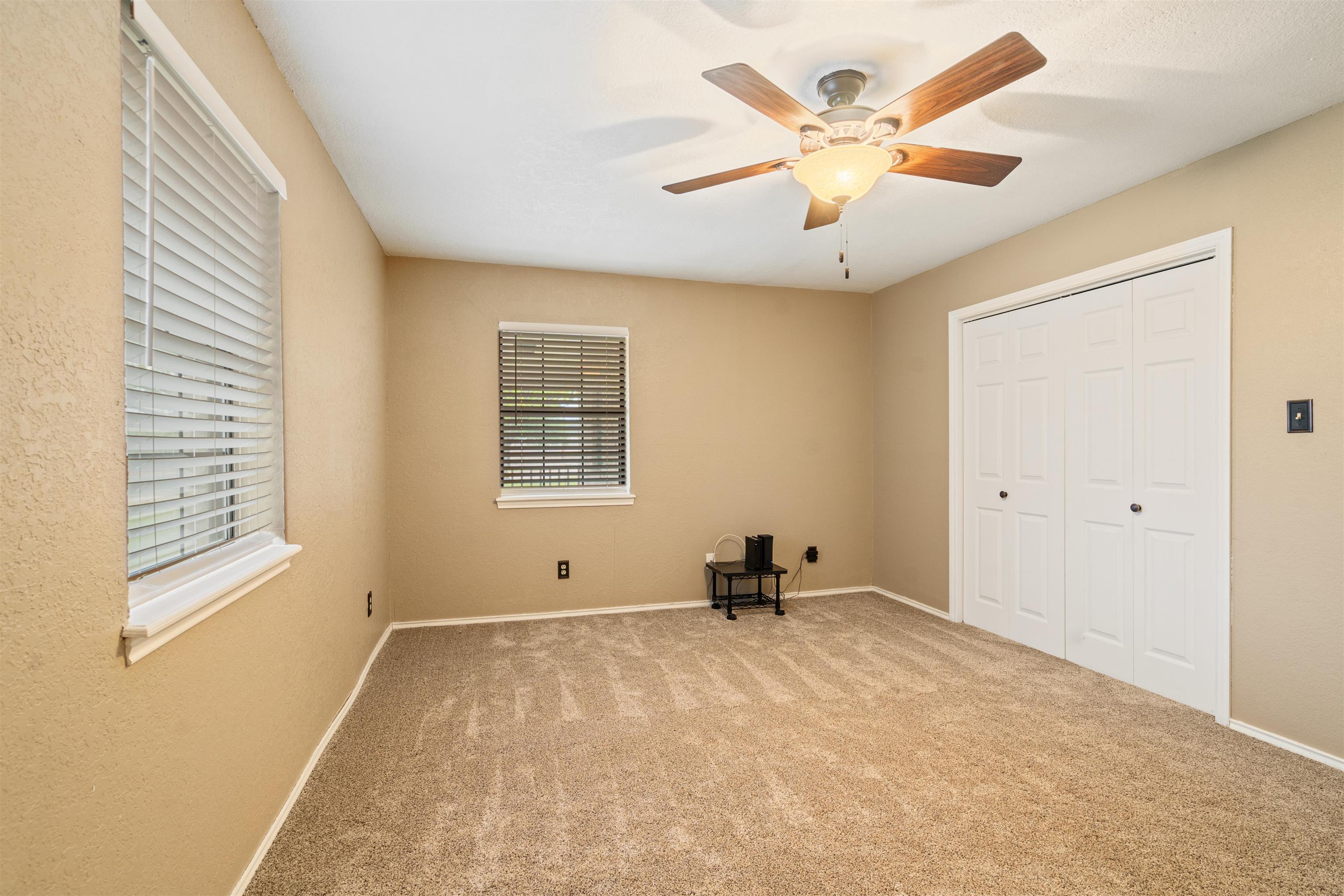 Image 37 of 48 For 1072 Packsaddle Circle