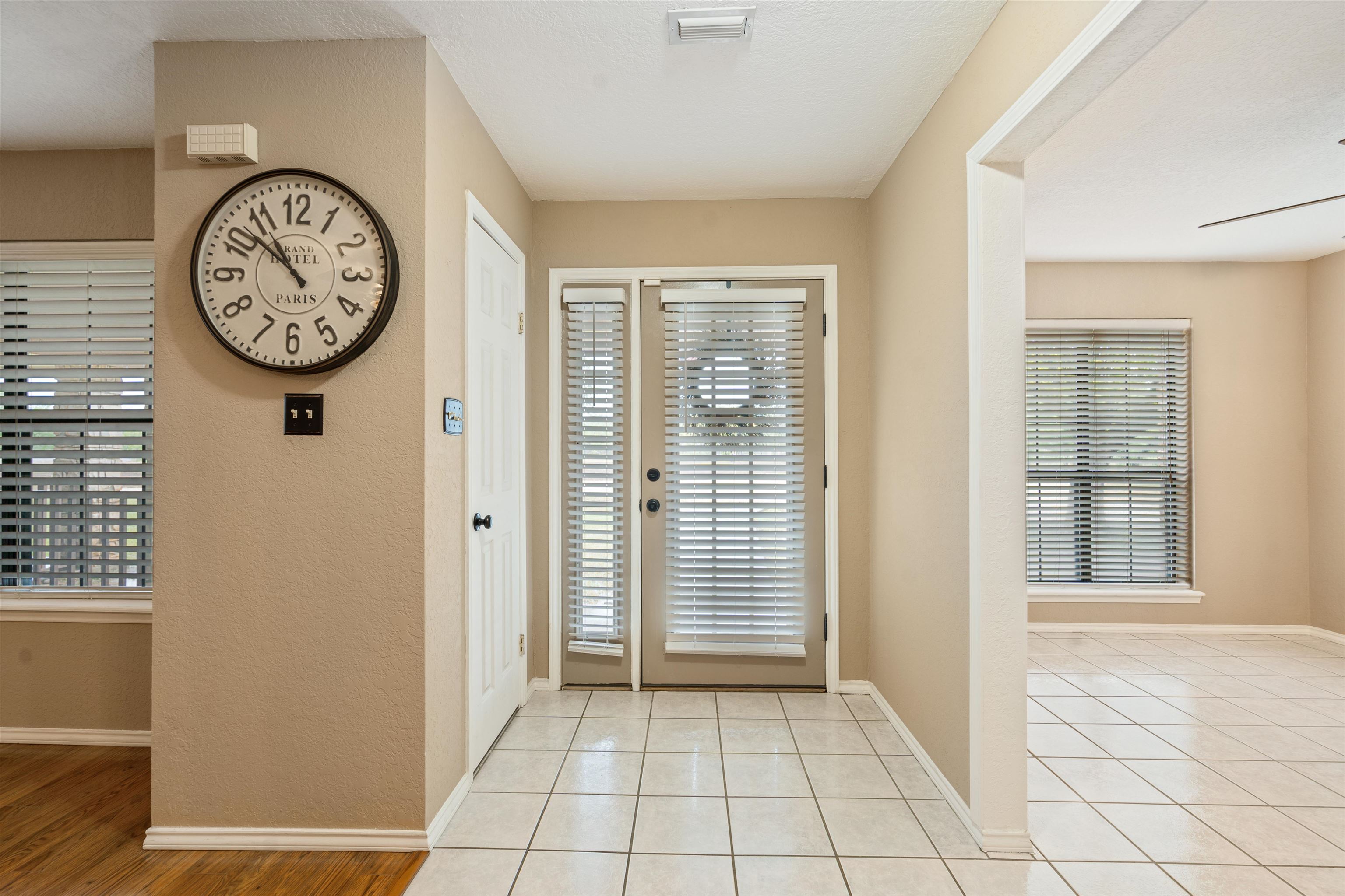 Image 7 of 48 For 1072 Packsaddle Circle