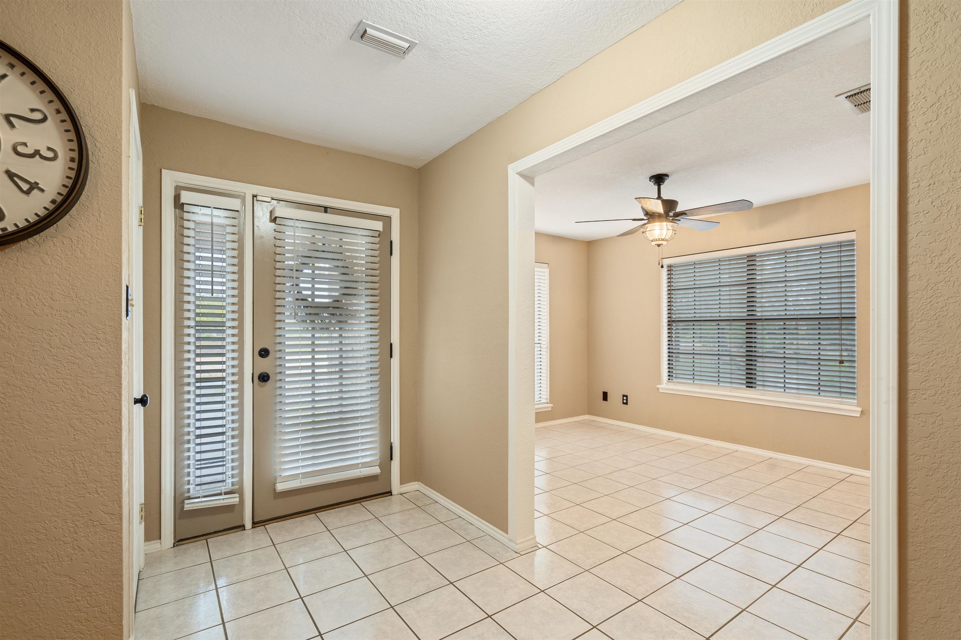 Image 8 of 48 For 1072 Packsaddle Circle