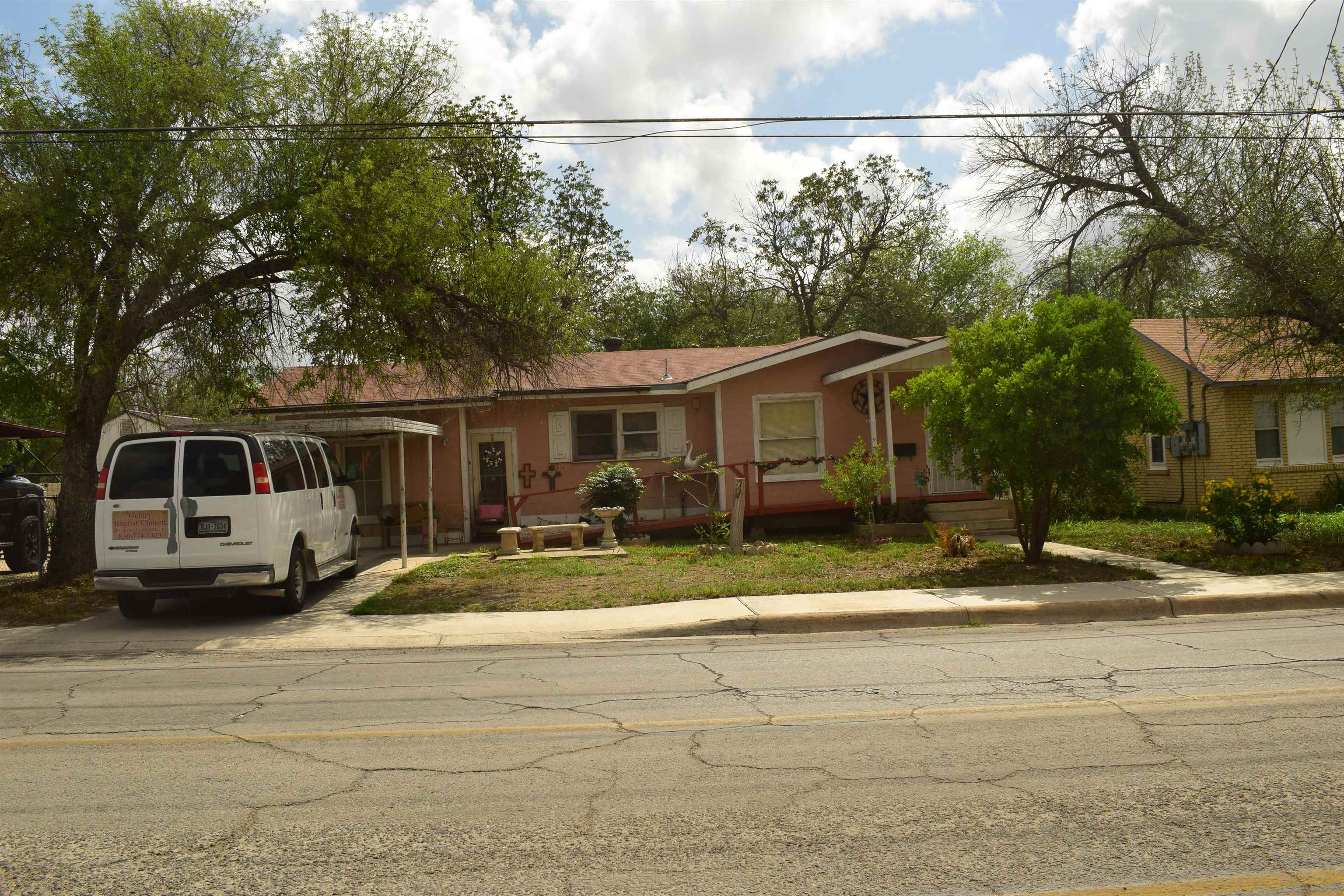 Details for 1703 Main N, Del Rio, TX 78840