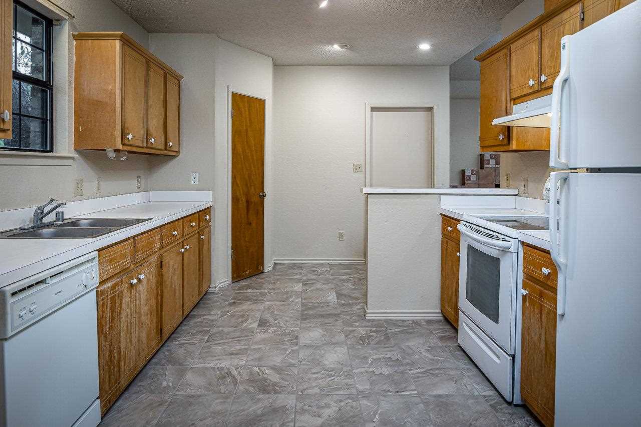 Image 6 of 19 For 238 Tomahawk - Rental