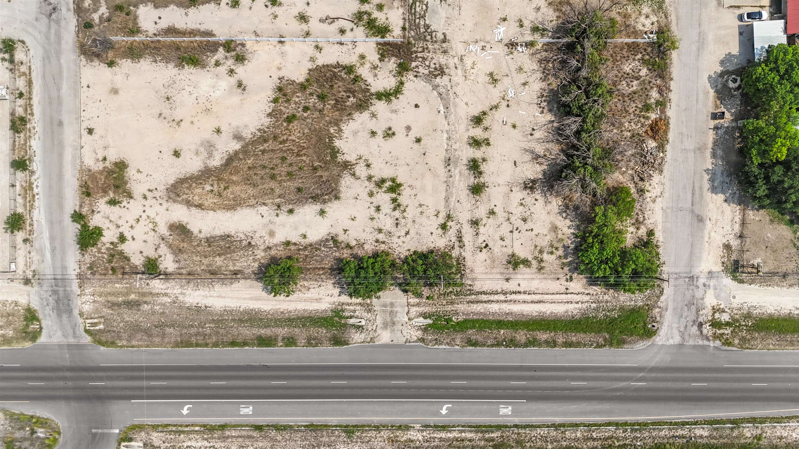 Image 15 of 18 For 3208-3212 Us Highway 90 E
