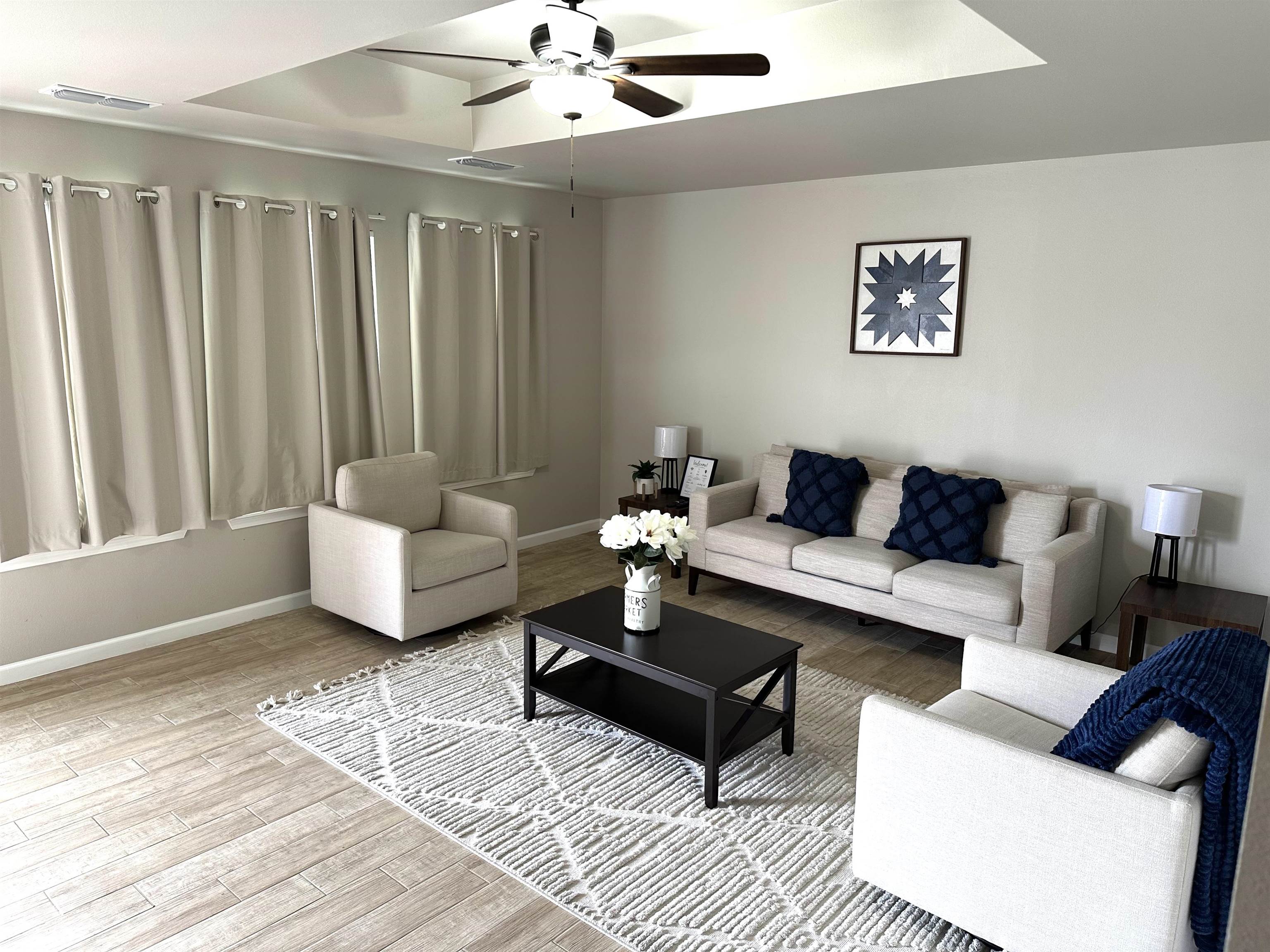 Image 2 of 10 For 111 Rockwell