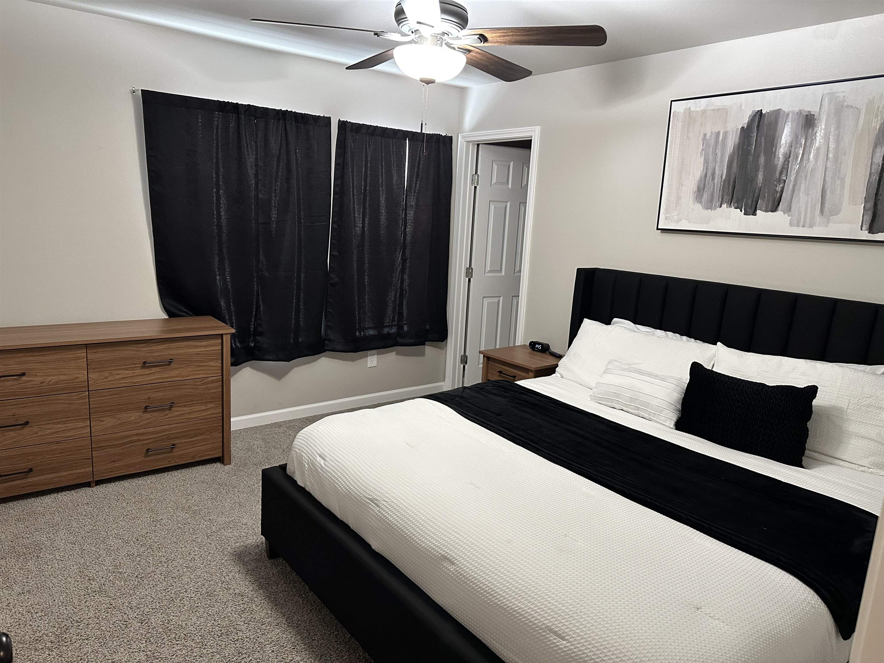 Image 8 of 10 For 111 Rockwell