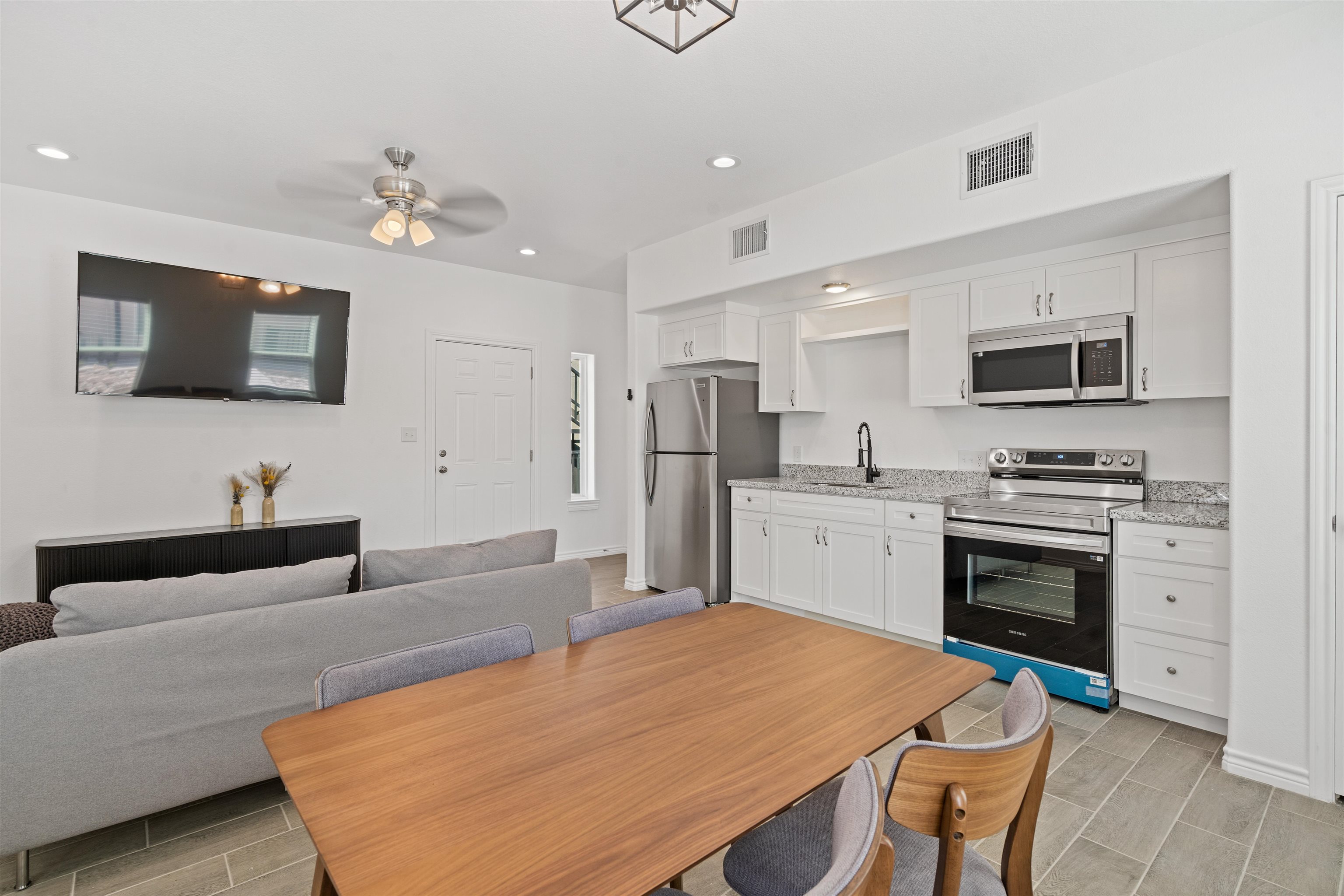 Image 28 of 46 For 167 Miers