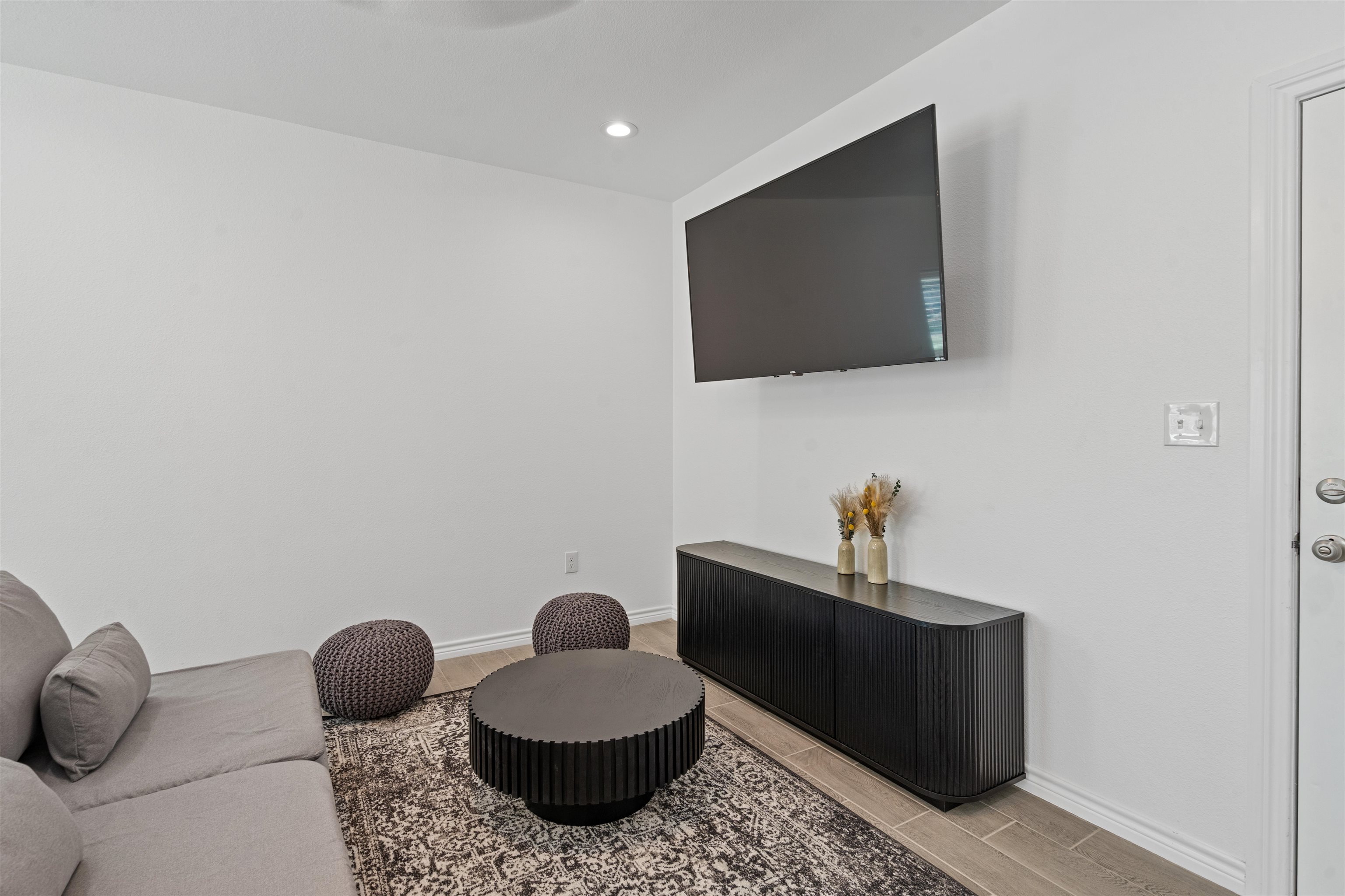 Image 32 of 46 For 167 Miers