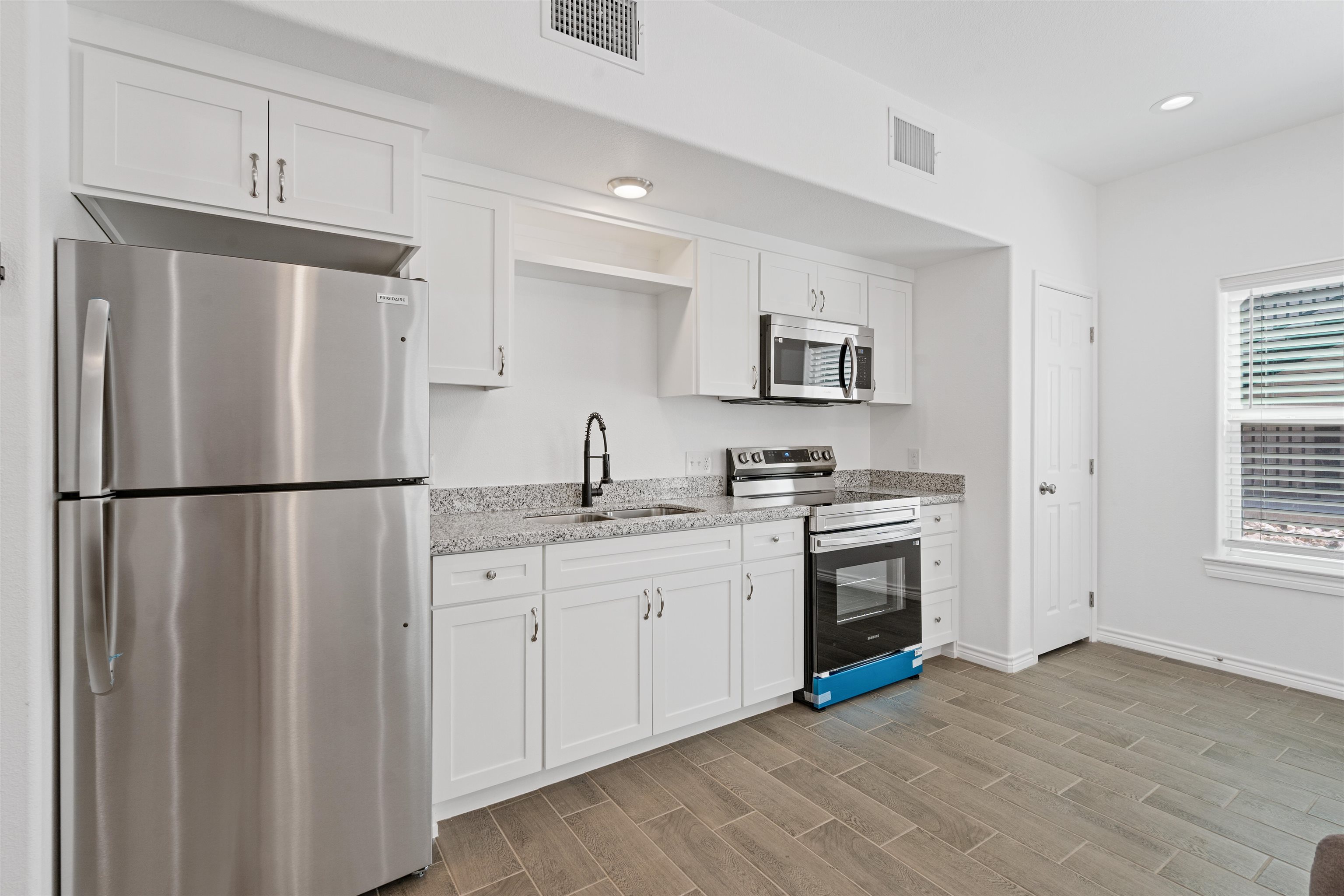 Image 35 of 46 For 167 Miers