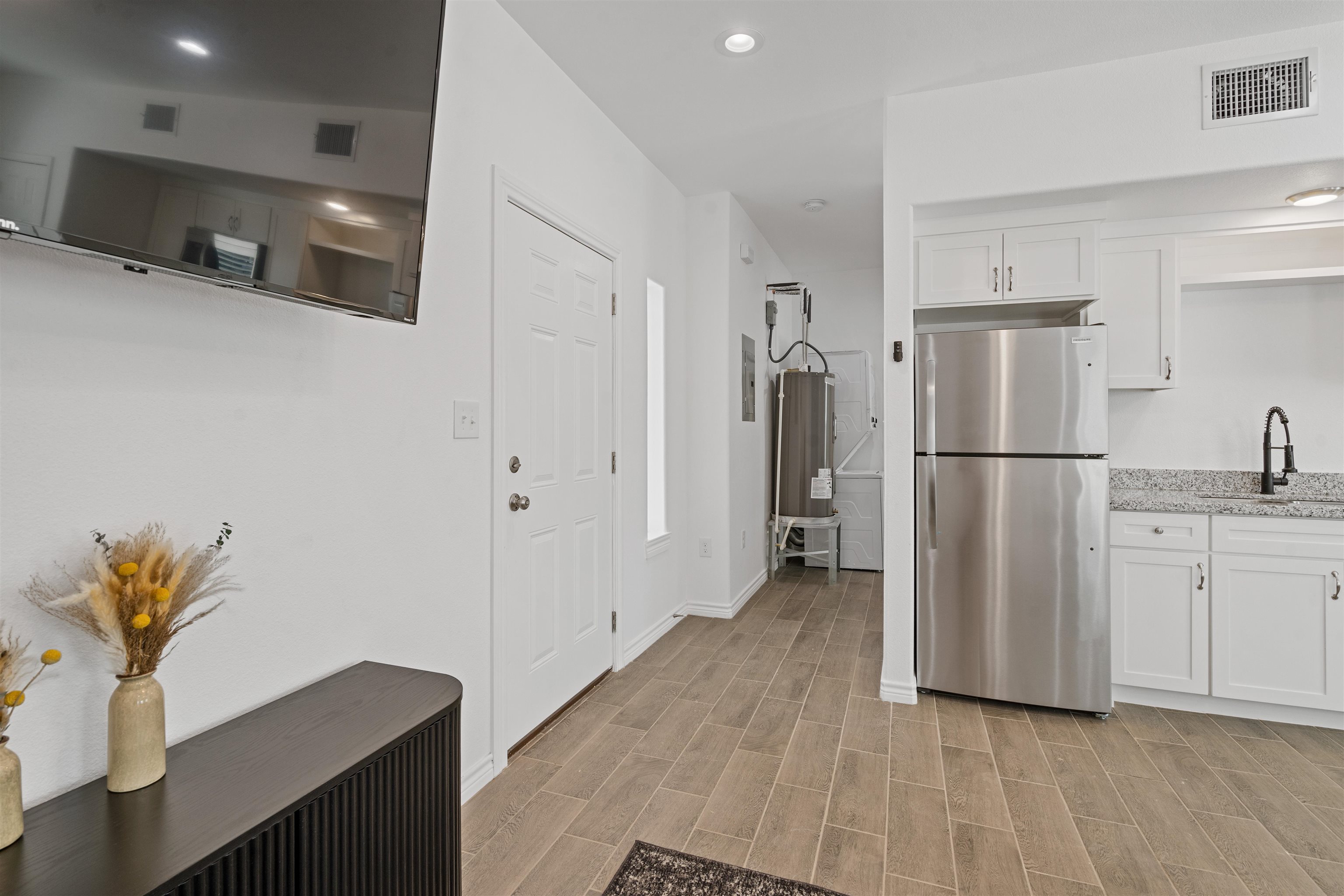 Image 36 of 46 For 167 Miers