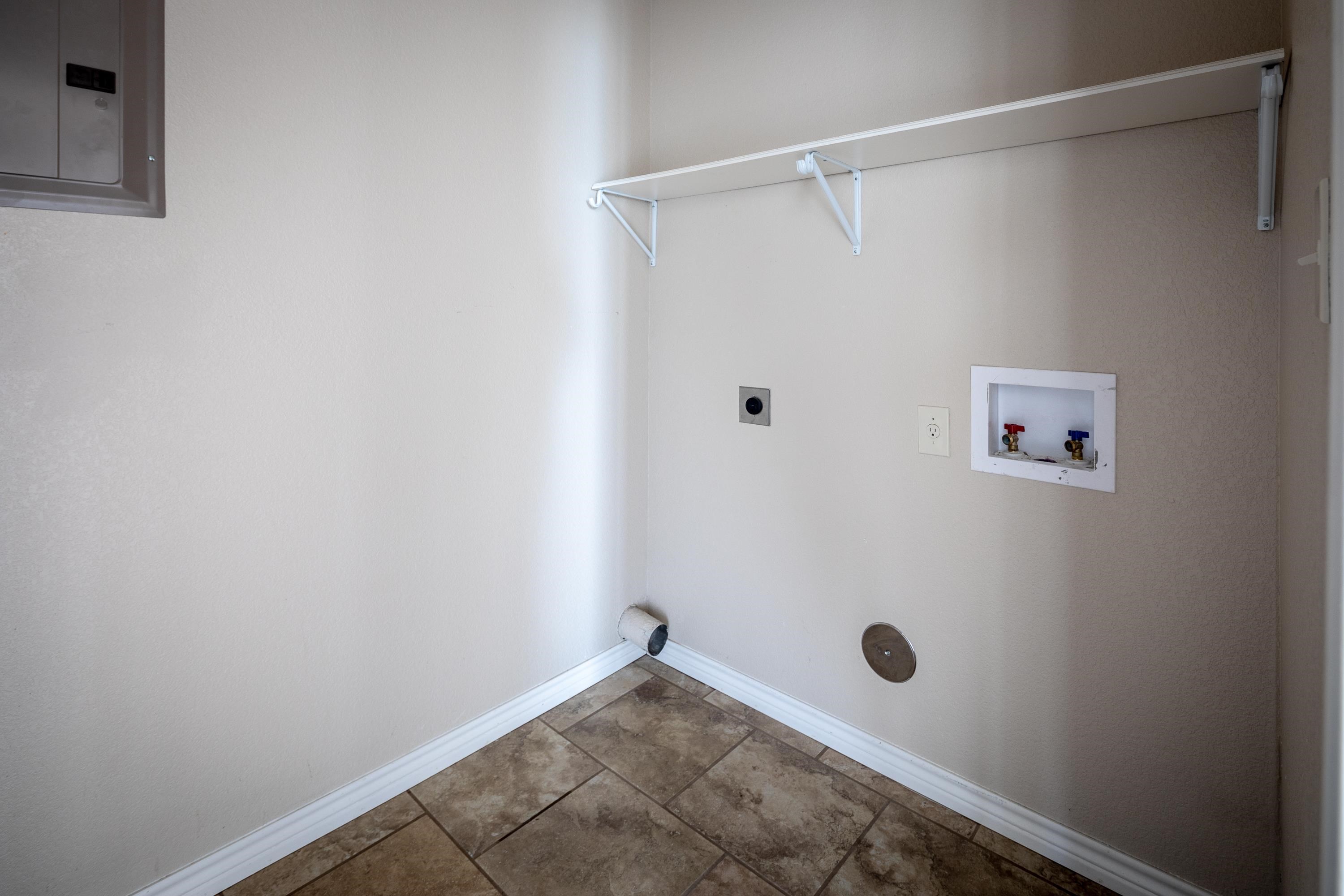 Image 10 of 13 For 1305 Kings