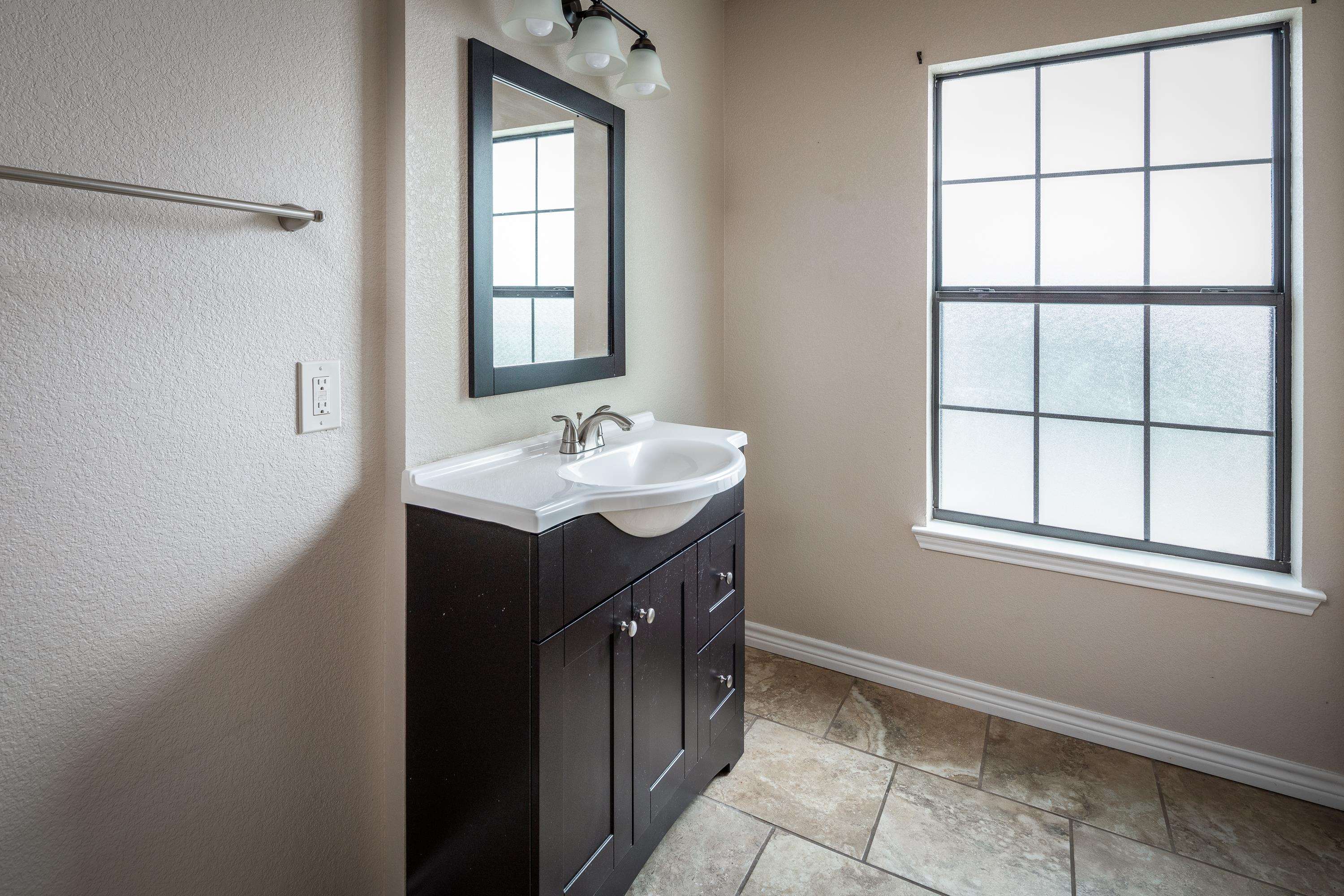 Image 12 of 13 For 1305 Kings