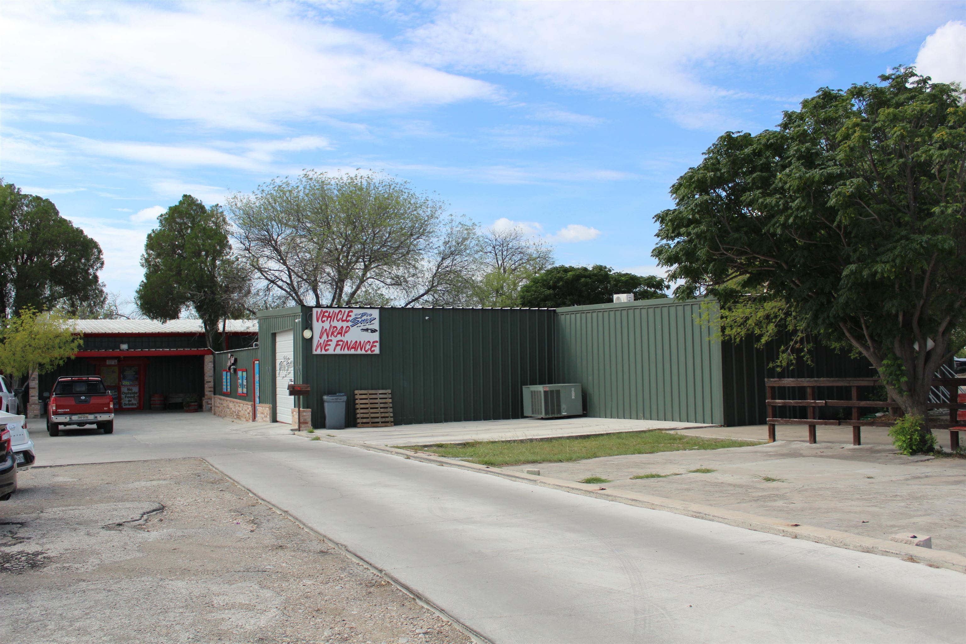 Image 2 of 24 For 301 Margaret