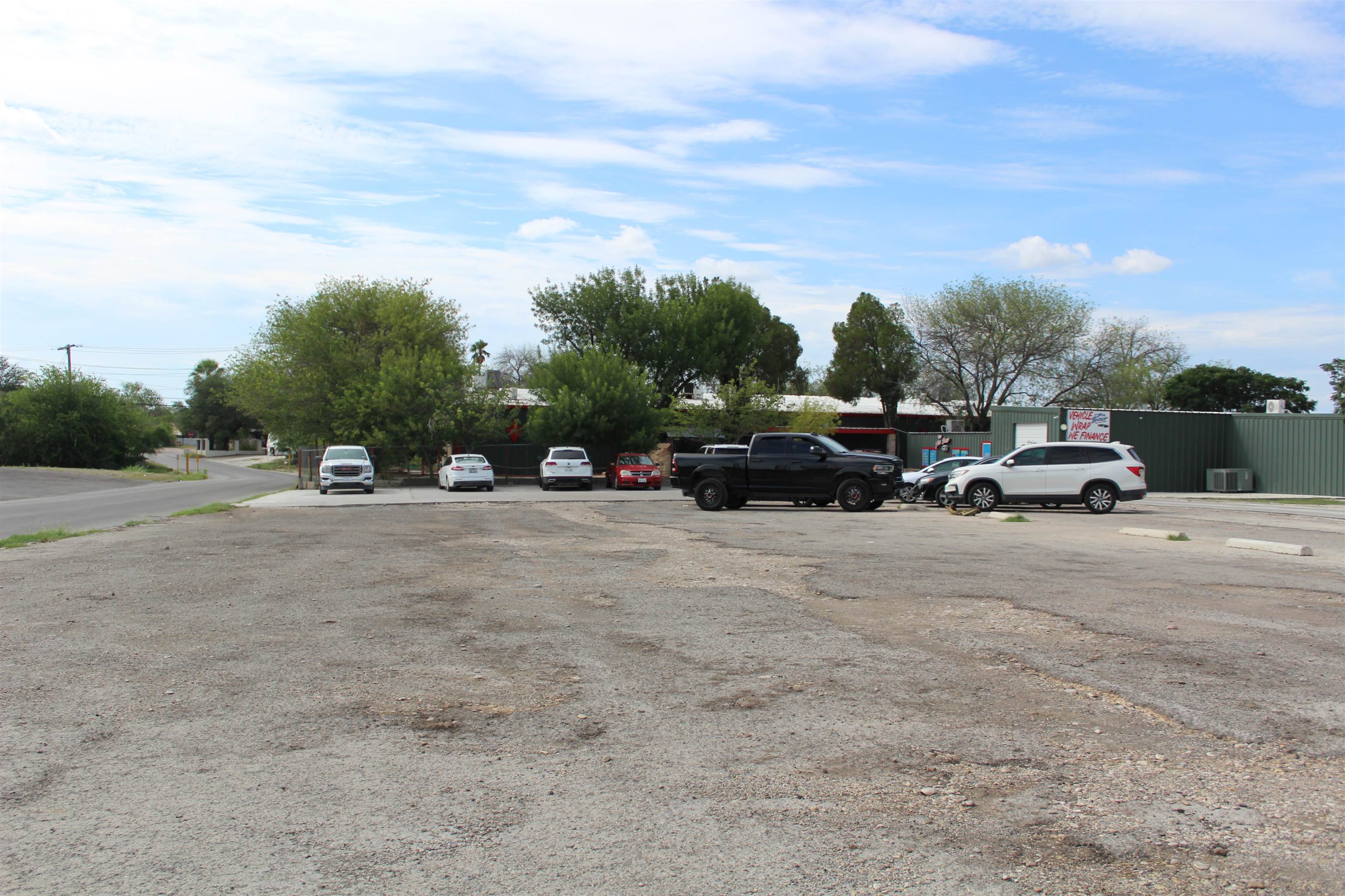 Image 3 of 24 For 301 Margaret