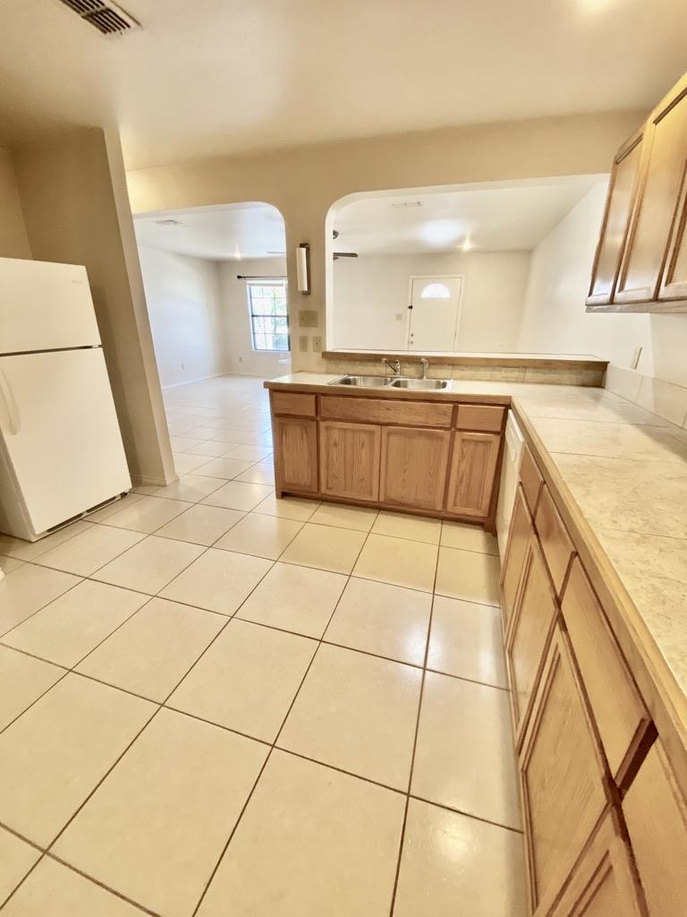 Image 10 of 14 For 100 Ramon Cardenas