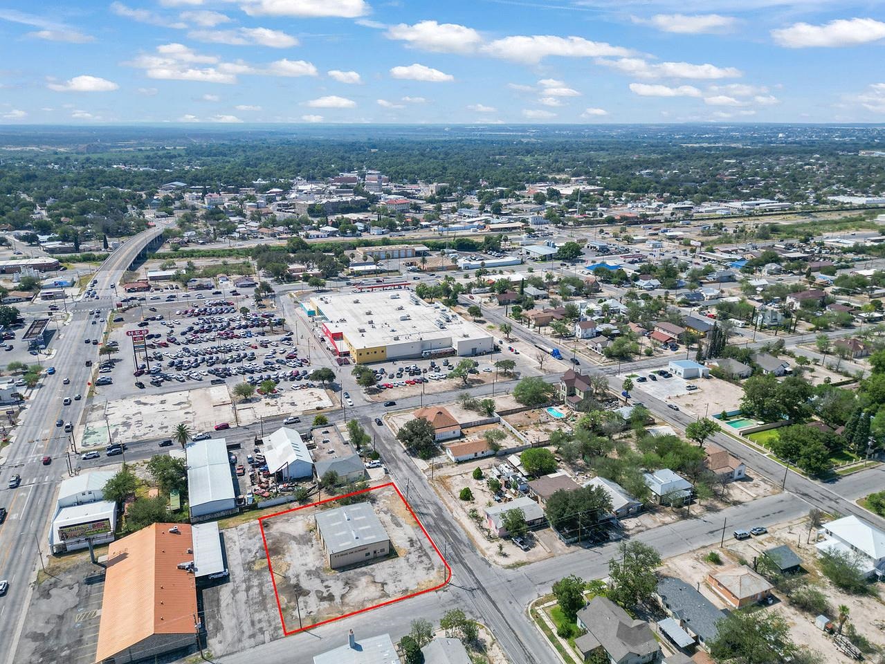 Image 12 of 17 For 401-403 3rd E