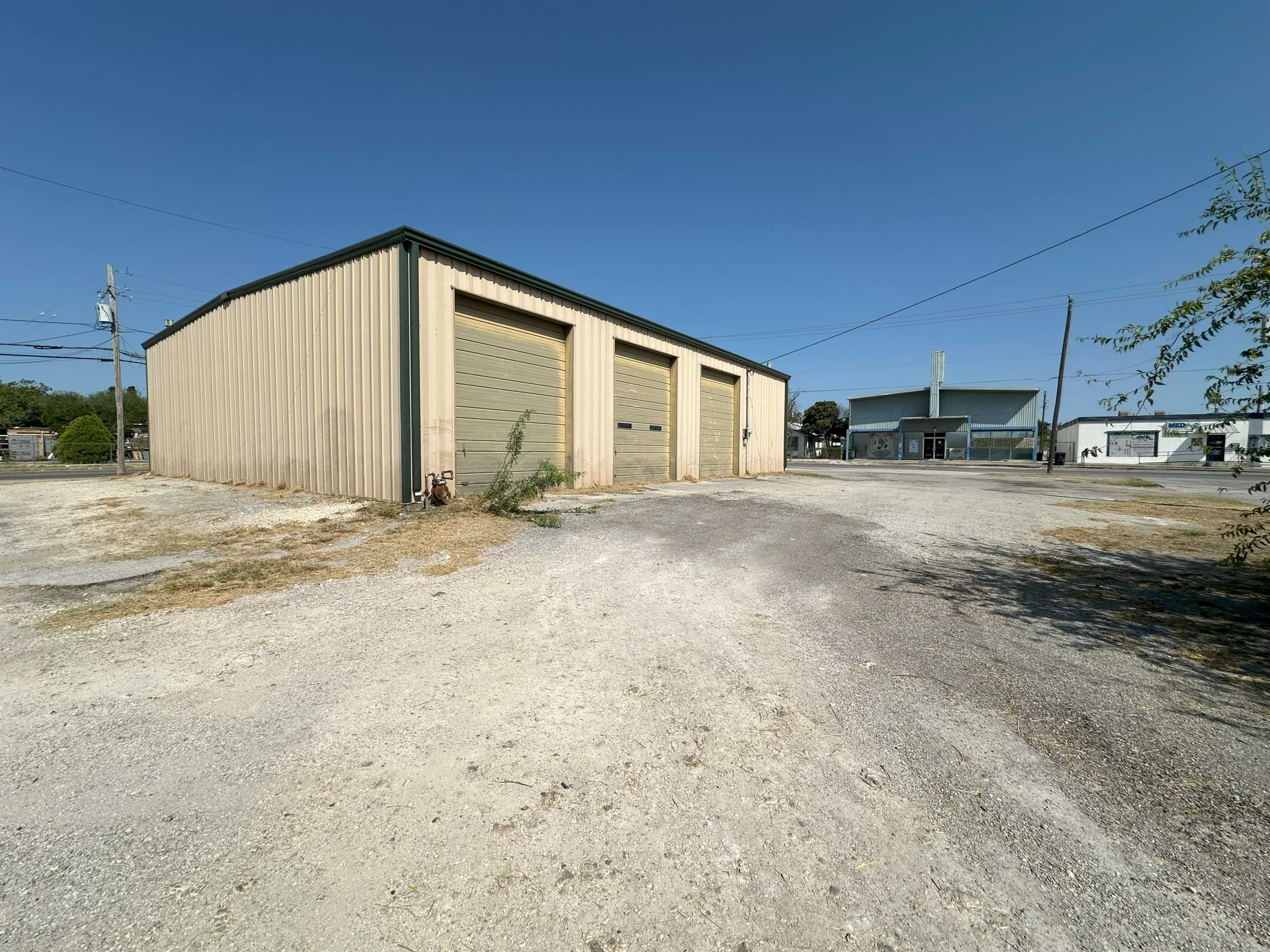 Image 17 of 17 For 401-403 3rd E