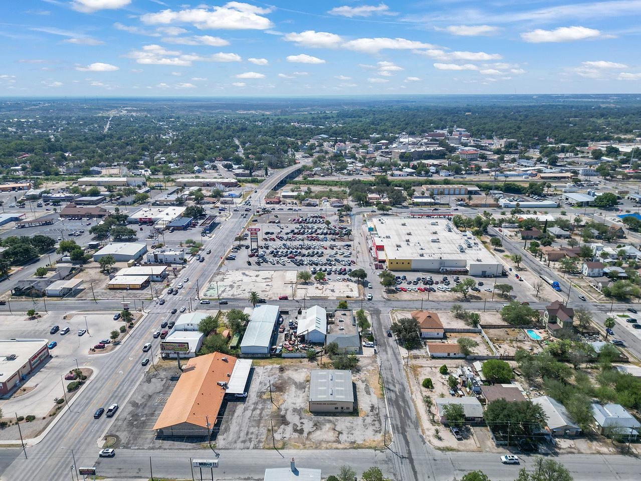 Image 3 of 17 For 401-403 3rd E