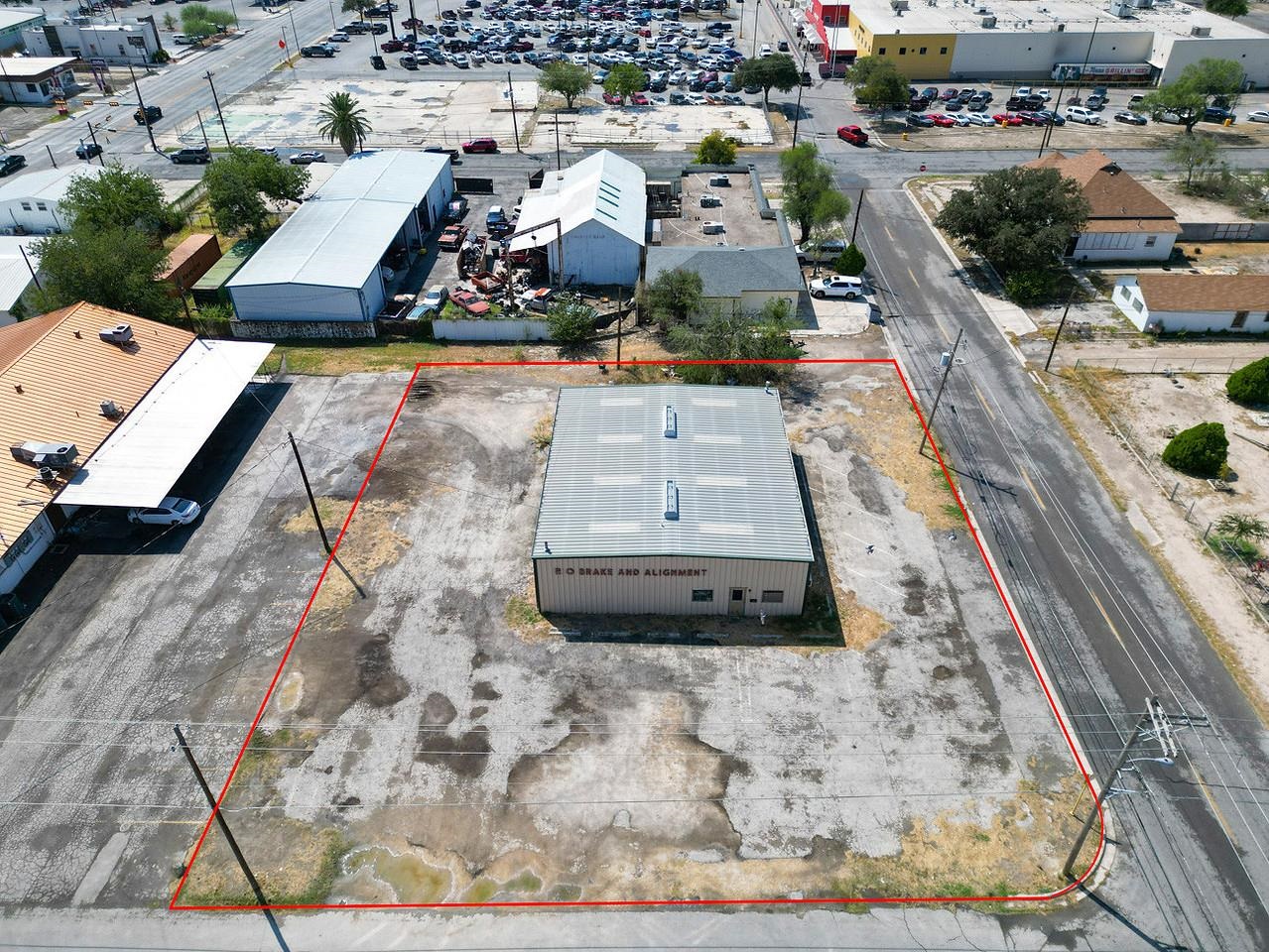 Image 5 of 17 For 401-403 3rd E