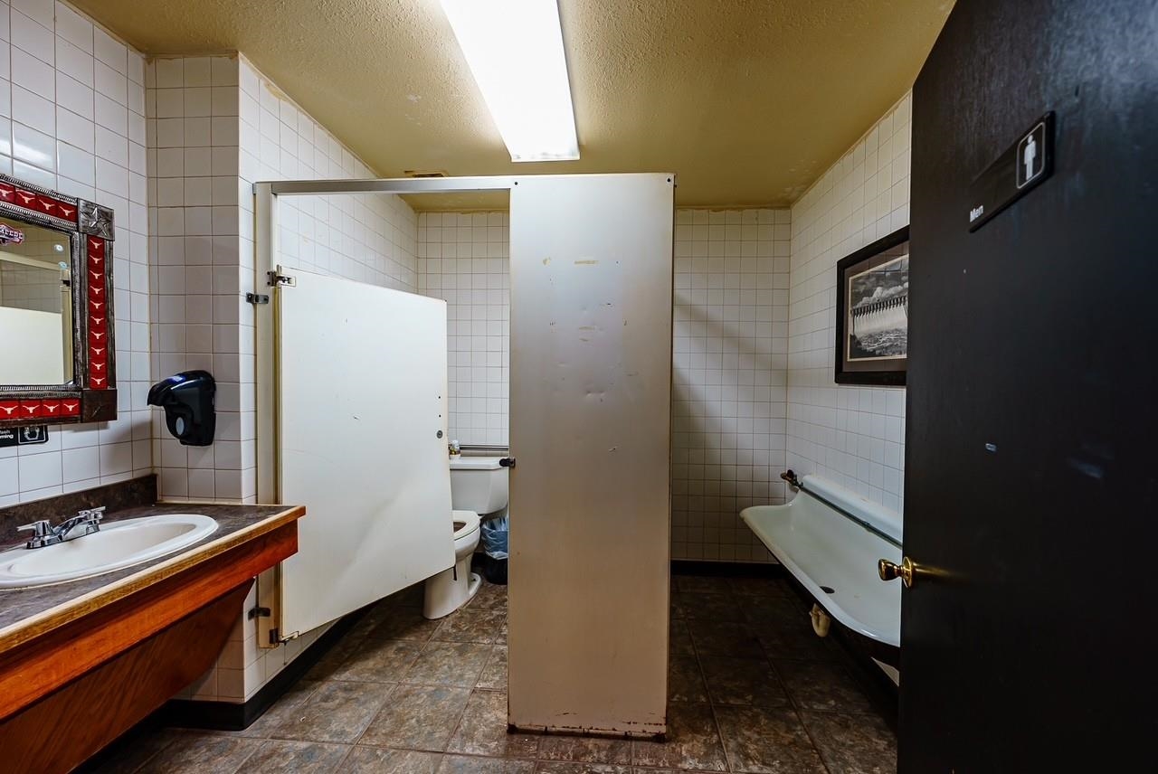 Image 23 of 50 For 9087 Us Highway 90 W