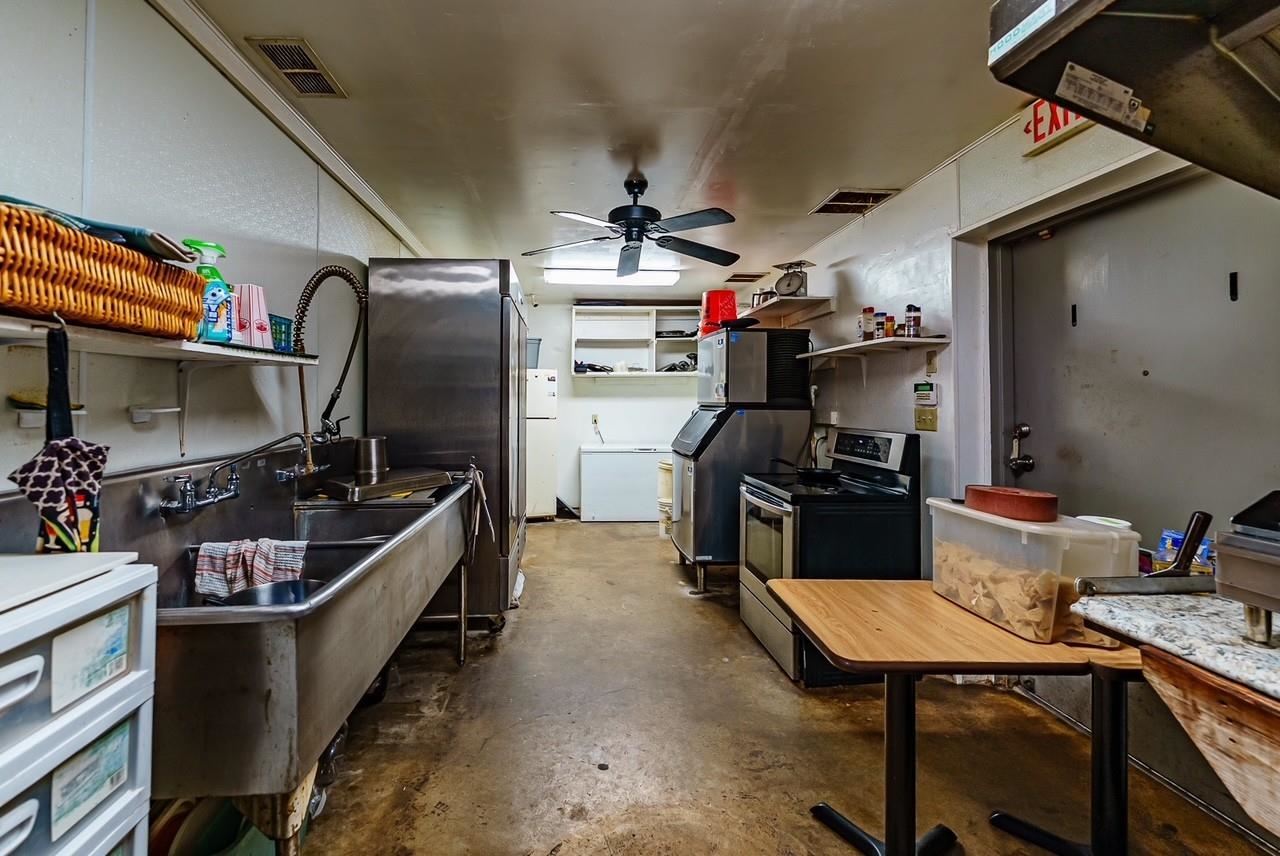 Image 25 of 50 For 9087 Us Highway 90 W