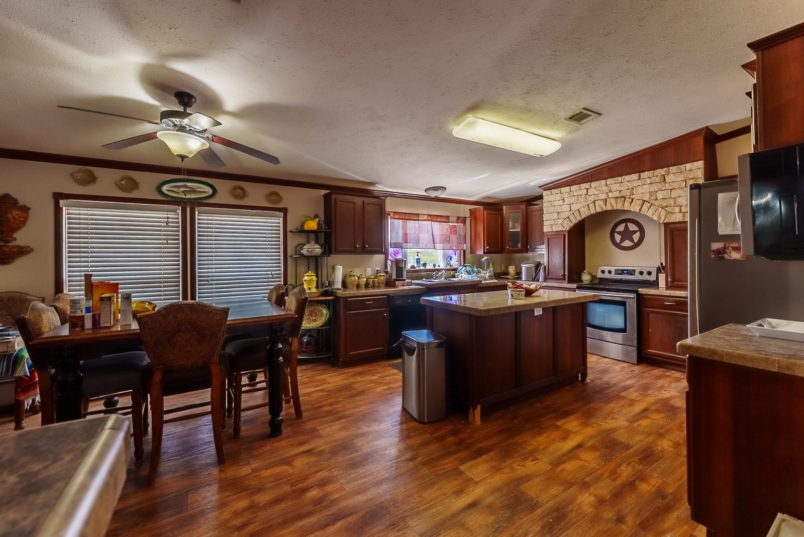 Image 36 of 50 For 9087 Us Highway 90 W