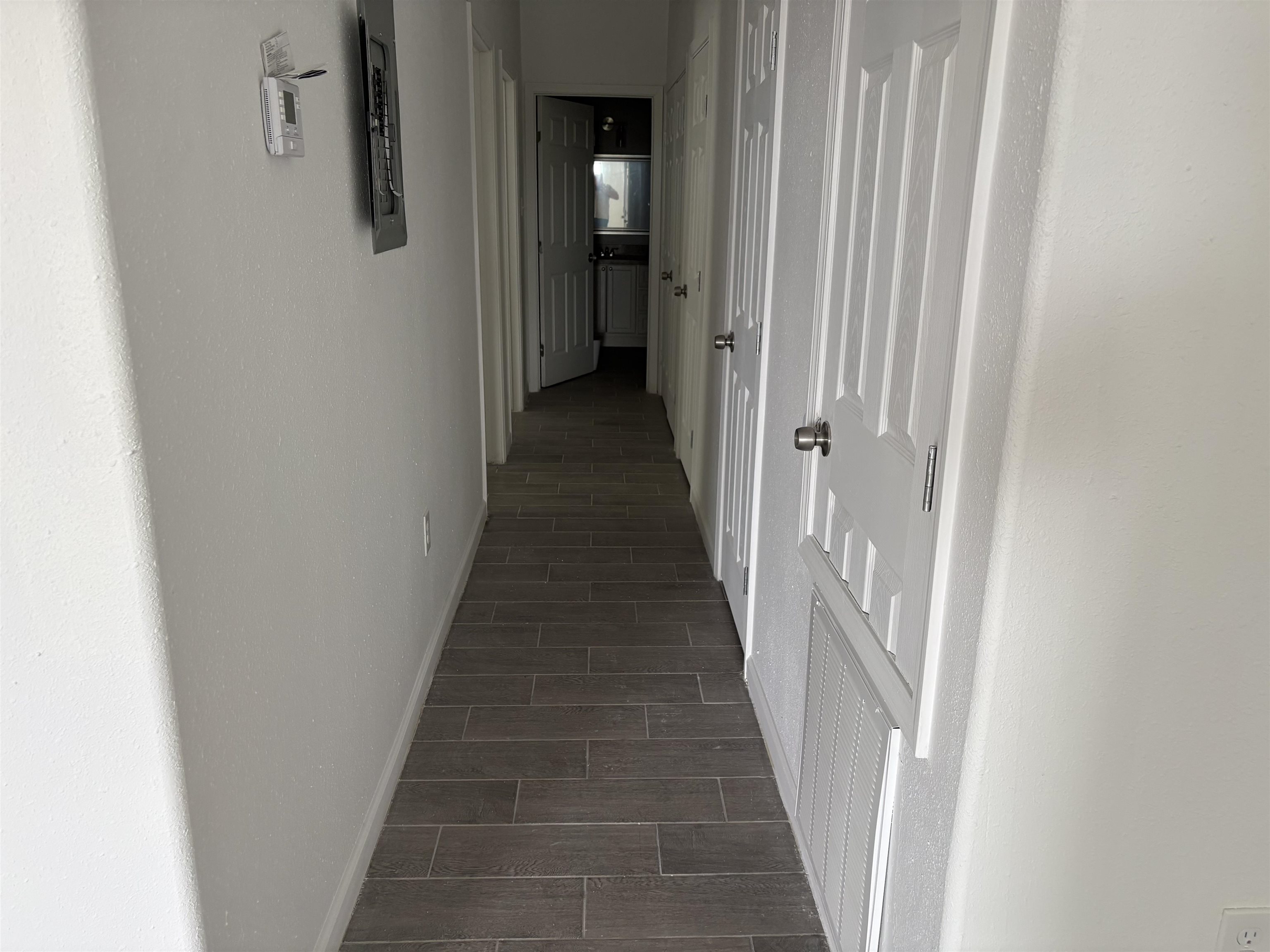 Image 5 of 9 For 311 Rosalinda